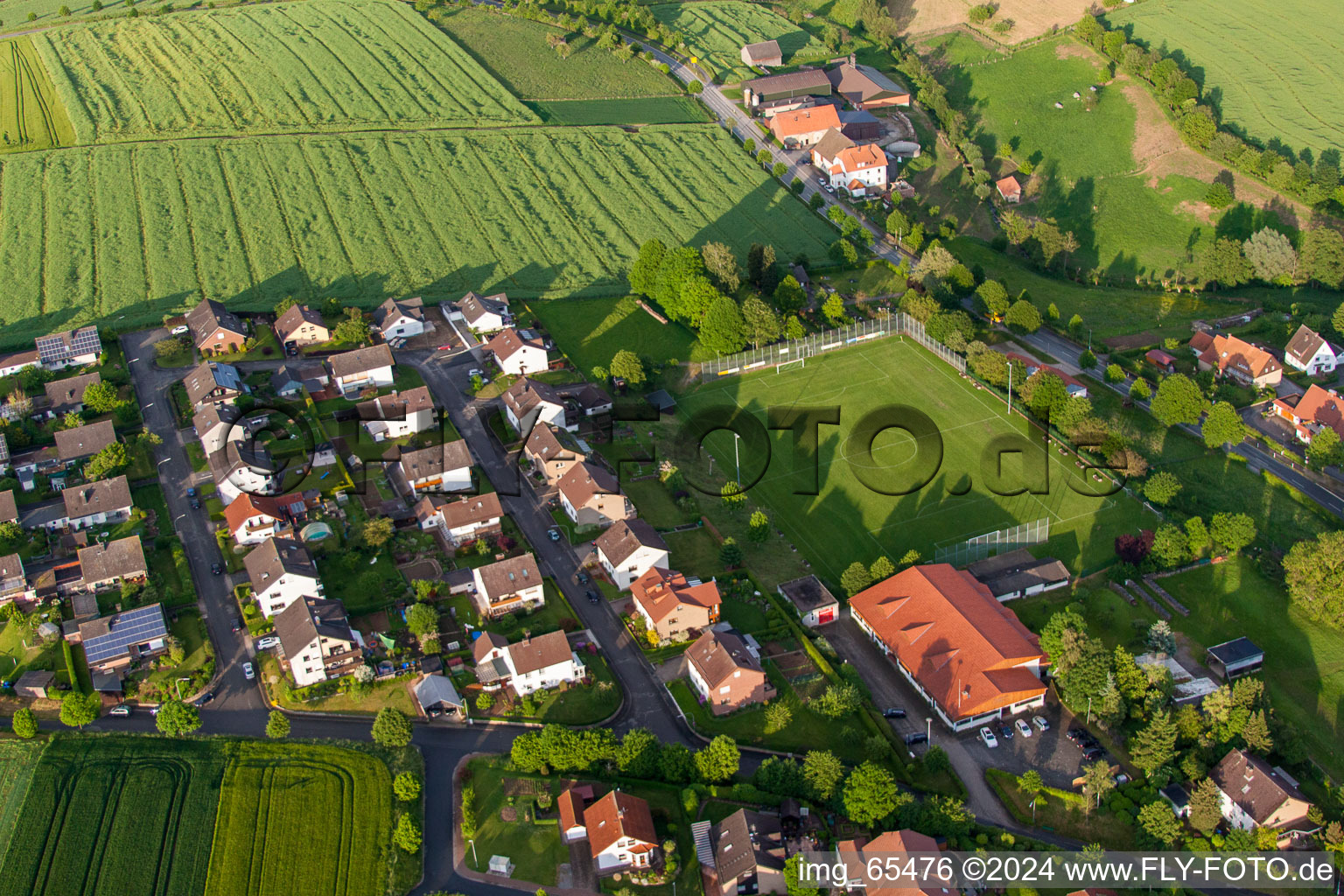 Vue aérienne de Quartier Bellersen in Brakel dans le département Rhénanie du Nord-Westphalie, Allemagne