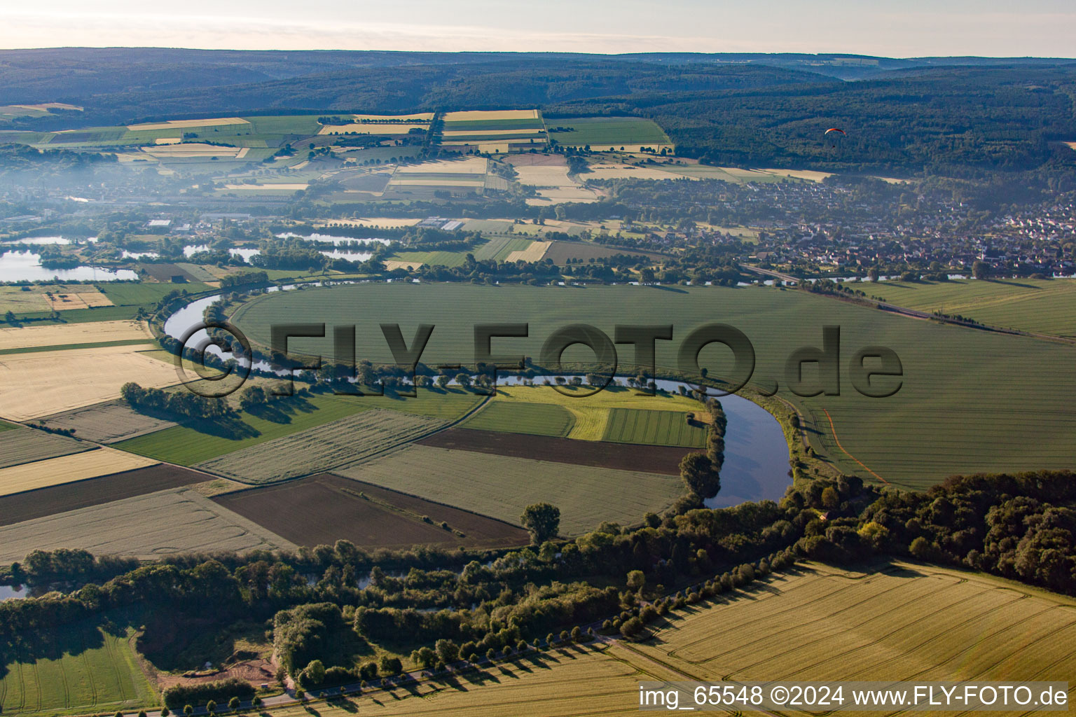 Vue aérienne de Boucle de la Weser à le quartier Lüchtringen in Höxter dans le département Rhénanie du Nord-Westphalie, Allemagne