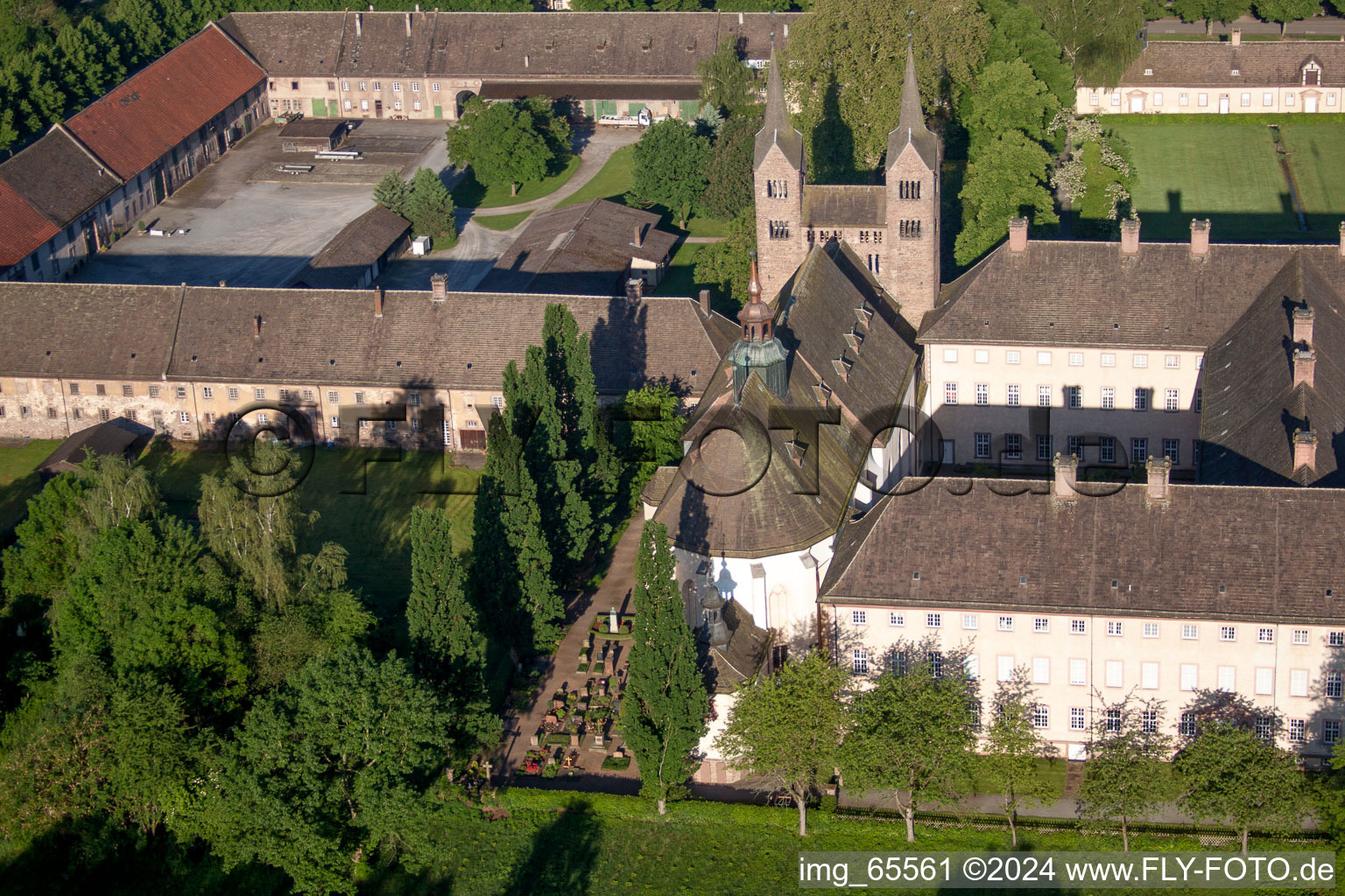 Photographie aérienne de Ensemble immobilier du château/monastère de Corvey (patrimoine mondial de l'UNESCO) - Rhénanie du Nord-Westphalie à Höxter dans le département Rhénanie du Nord-Westphalie, Allemagne