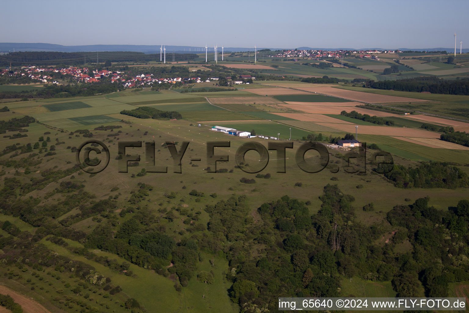 Vue aérienne de Aérodrome de Höllberg à Wülmersen dans le département Hesse, Allemagne