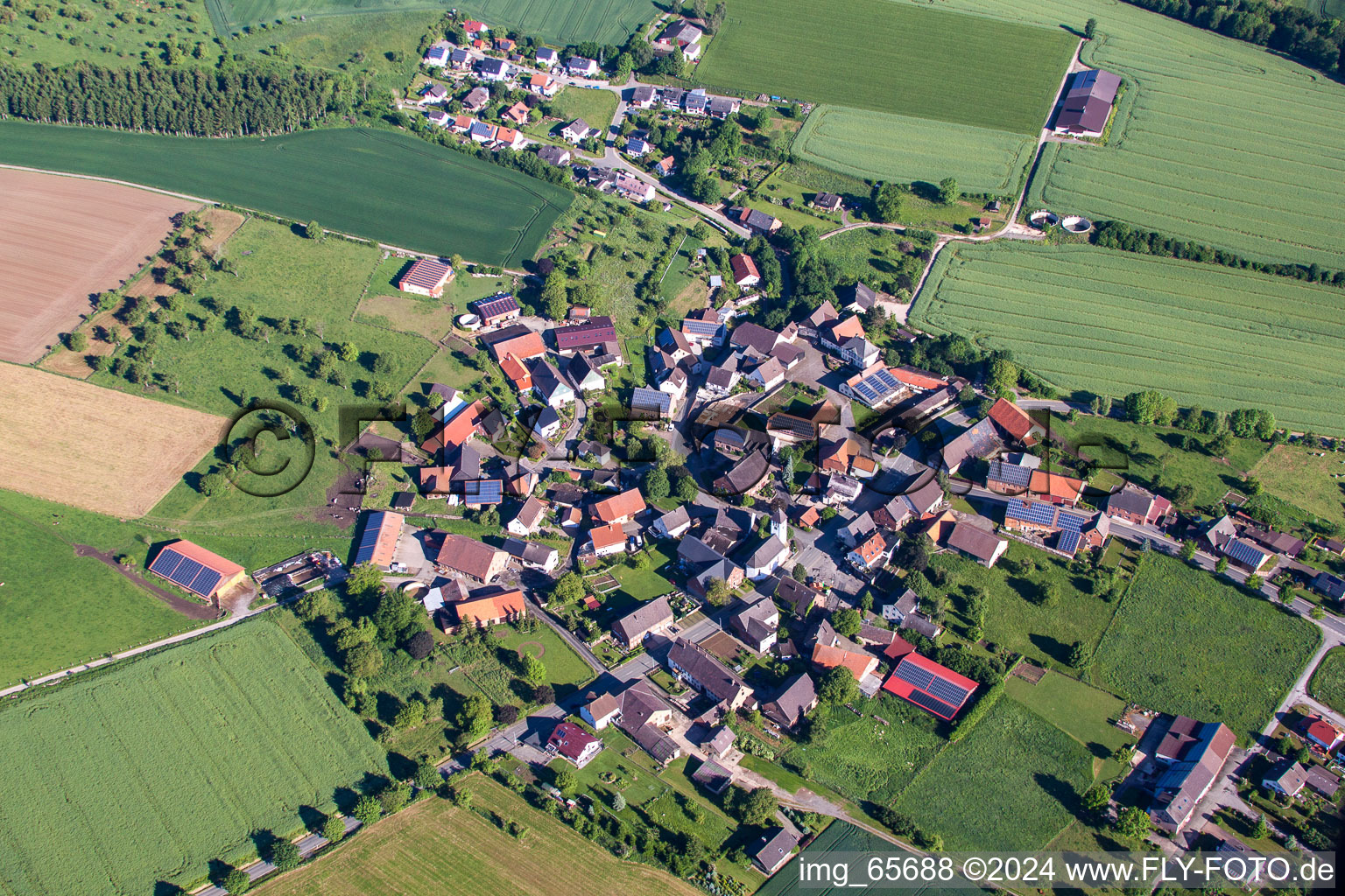 Vue aérienne de Quartier Drenke in Beverungen dans le département Rhénanie du Nord-Westphalie, Allemagne