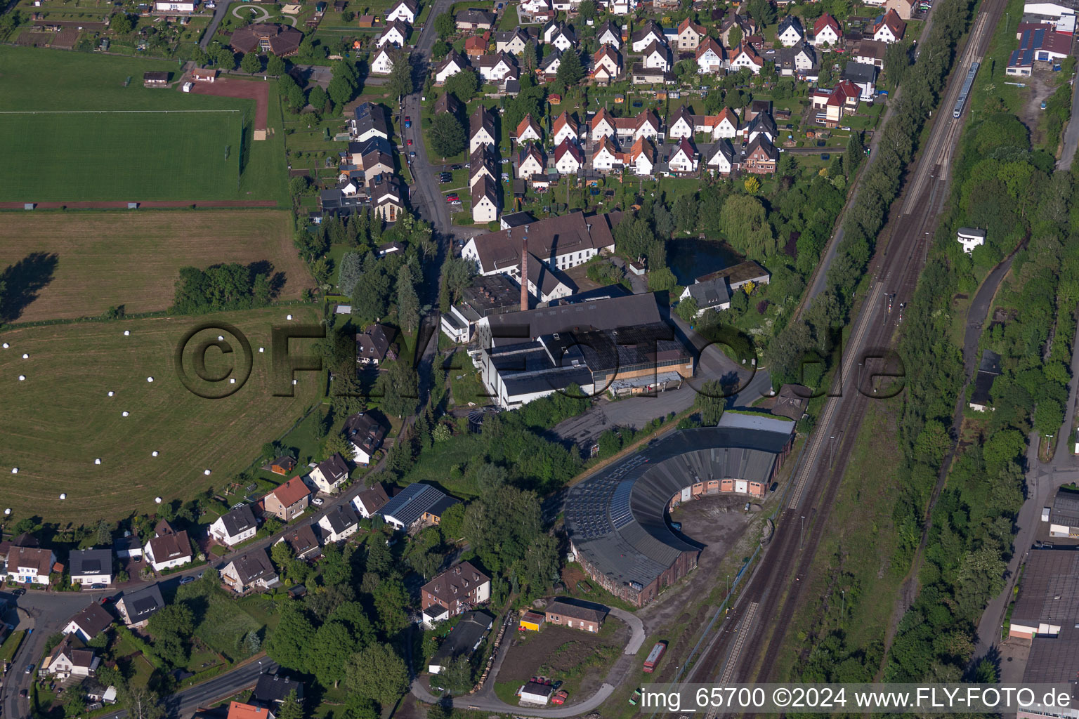 Vue aérienne de Dépôt ferroviaire dans le quartier Ottbergen à Höxter à Ottbergen dans le département Rhénanie du Nord-Westphalie, Allemagne