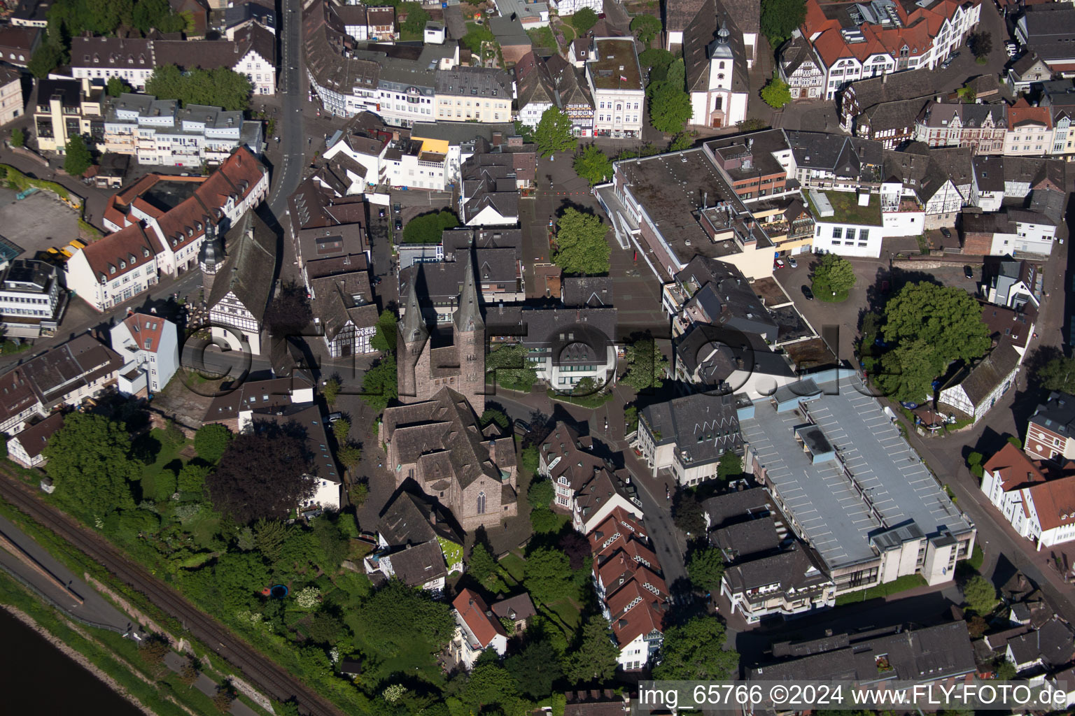 Höxter dans le département Rhénanie du Nord-Westphalie, Allemagne depuis l'avion