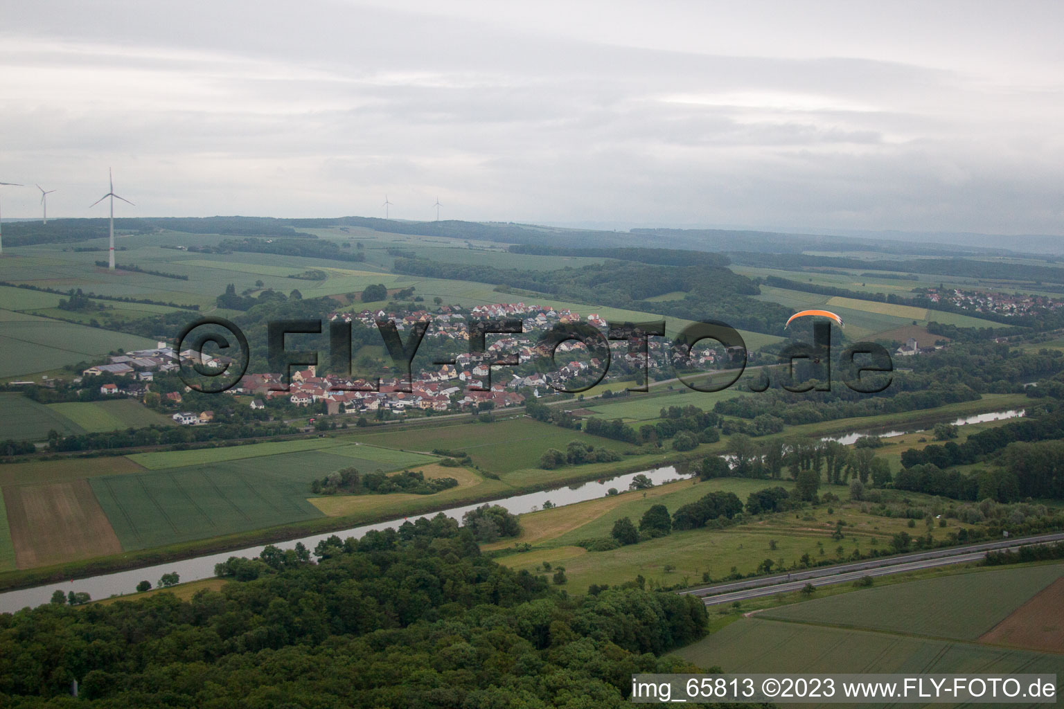 Vue aérienne de Gädheim à Weyer dans le département Bavière, Allemagne