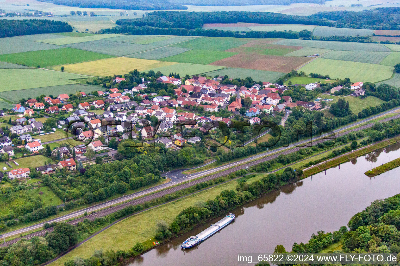 Vue aérienne de Quartier Ottendorf in Gädheim dans le département Bavière, Allemagne