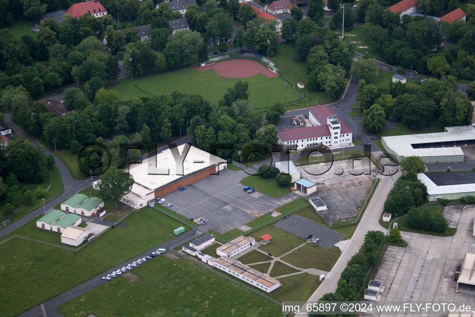 Vue aérienne de Schweinfurt, aéroport américain désaffecté à Geldersheim dans le département Bavière, Allemagne