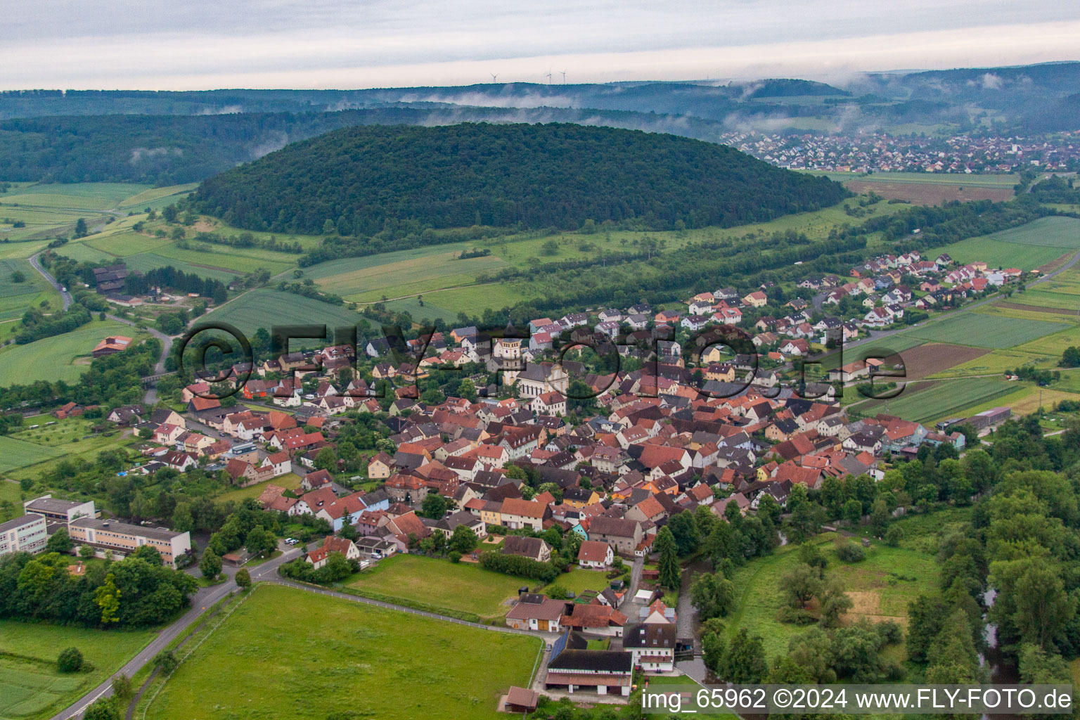 Vue aérienne de Quartier Langendorf in Elfershausen dans le département Bavière, Allemagne