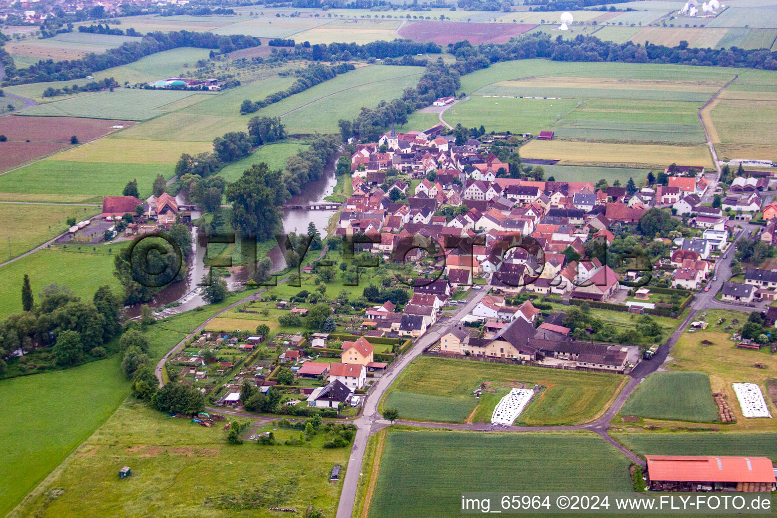 Vue aérienne de Quartier Langendorf in Elfershausen dans le département Bavière, Allemagne