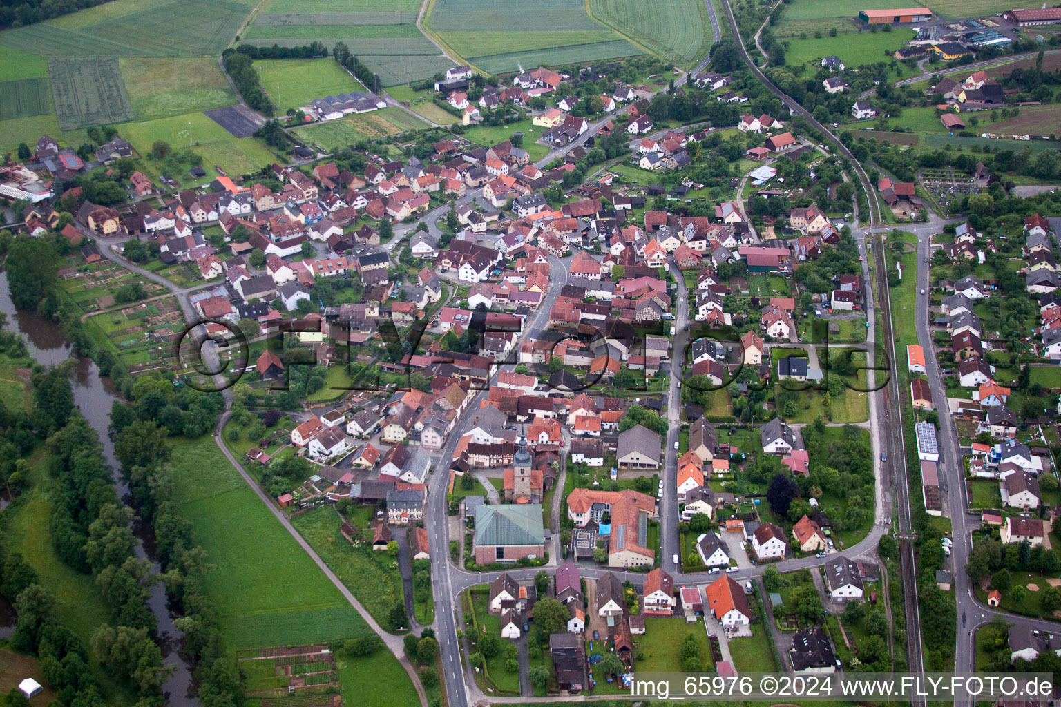 Vue aérienne de Vue sur le village à le quartier Diebach in Hammelburg dans le département Bavière, Allemagne