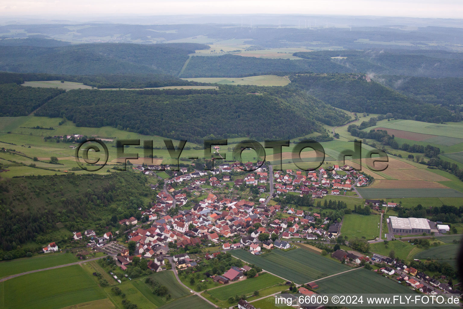 Vue aérienne de Karsbach dans le département Bavière, Allemagne