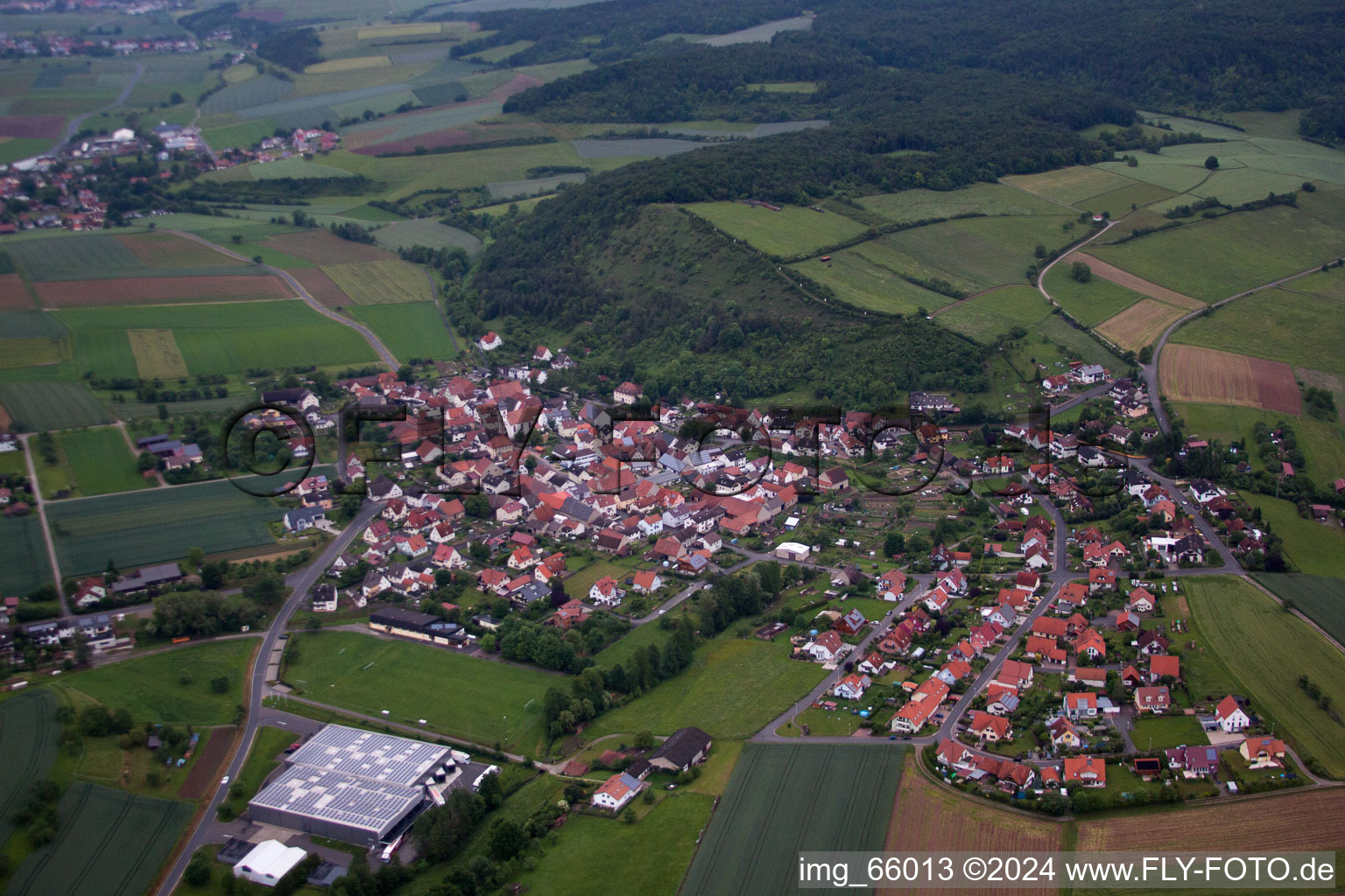 Vue aérienne de Karsbach dans le département Bavière, Allemagne