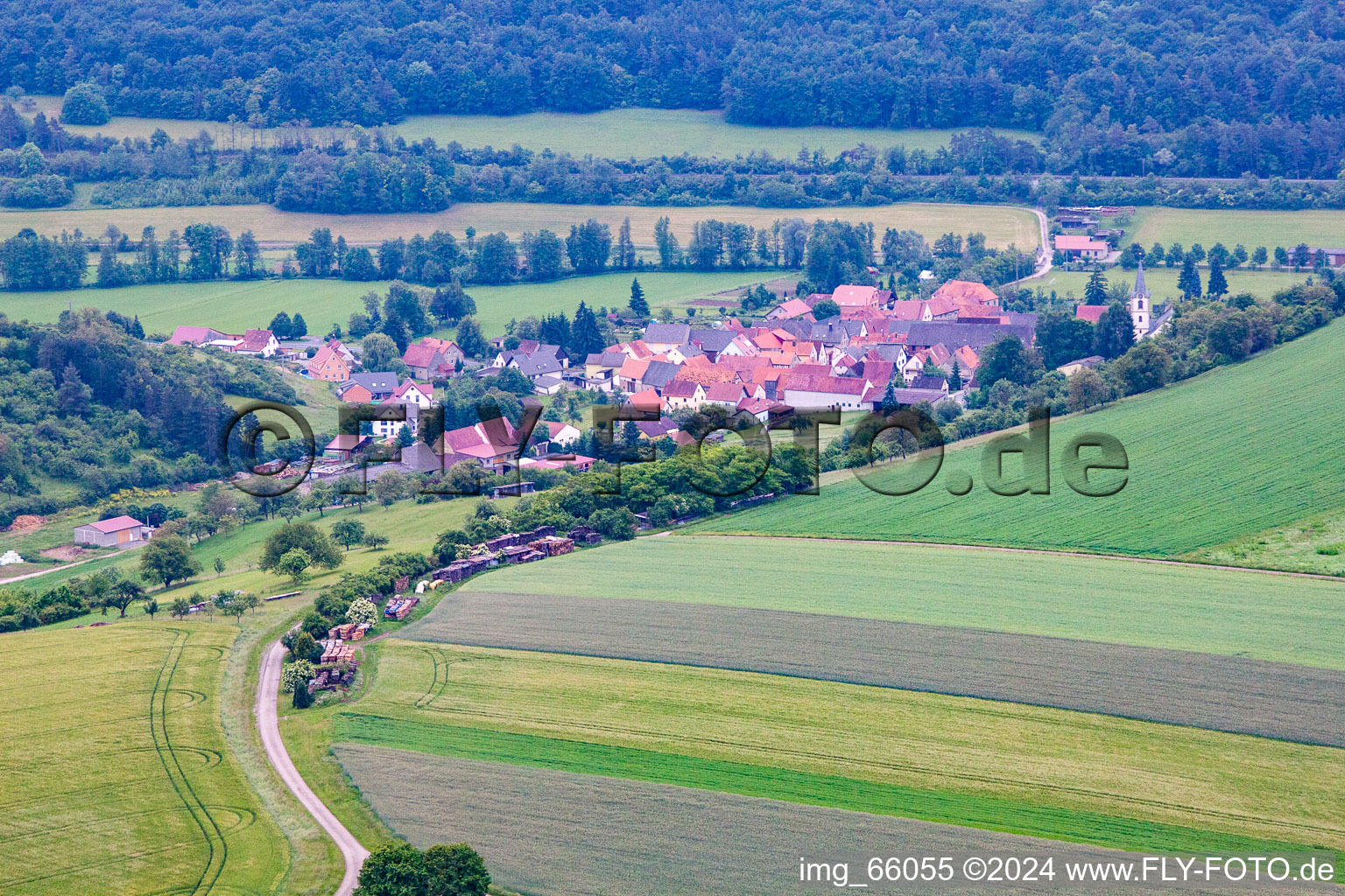 Vue aérienne de Quartier Halsheim in Arnstein dans le département Bavière, Allemagne