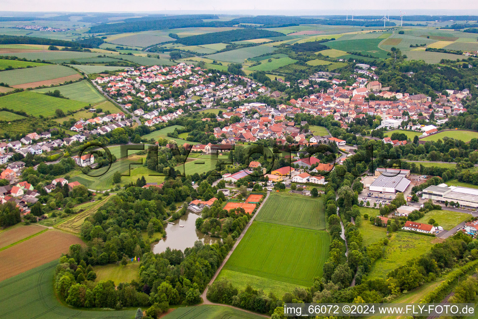 Vue d'oiseau de Arnstein dans le département Bavière, Allemagne