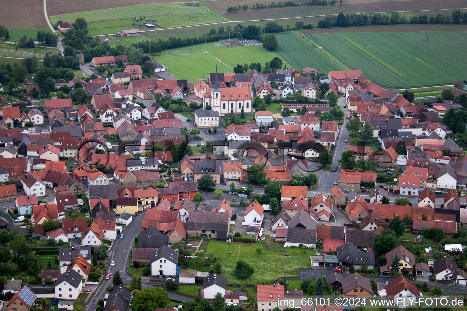 Photographie aérienne de Vue sur le village à le quartier Zeuzleben in Werneck dans le département Bavière, Allemagne