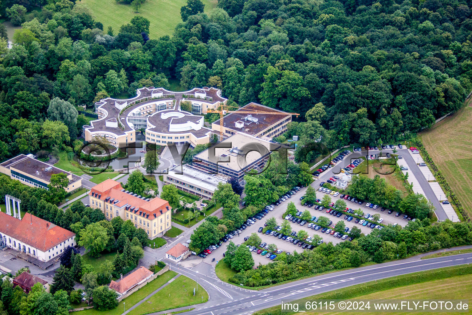 Vue aérienne de Au château à Werneck dans le département Bavière, Allemagne