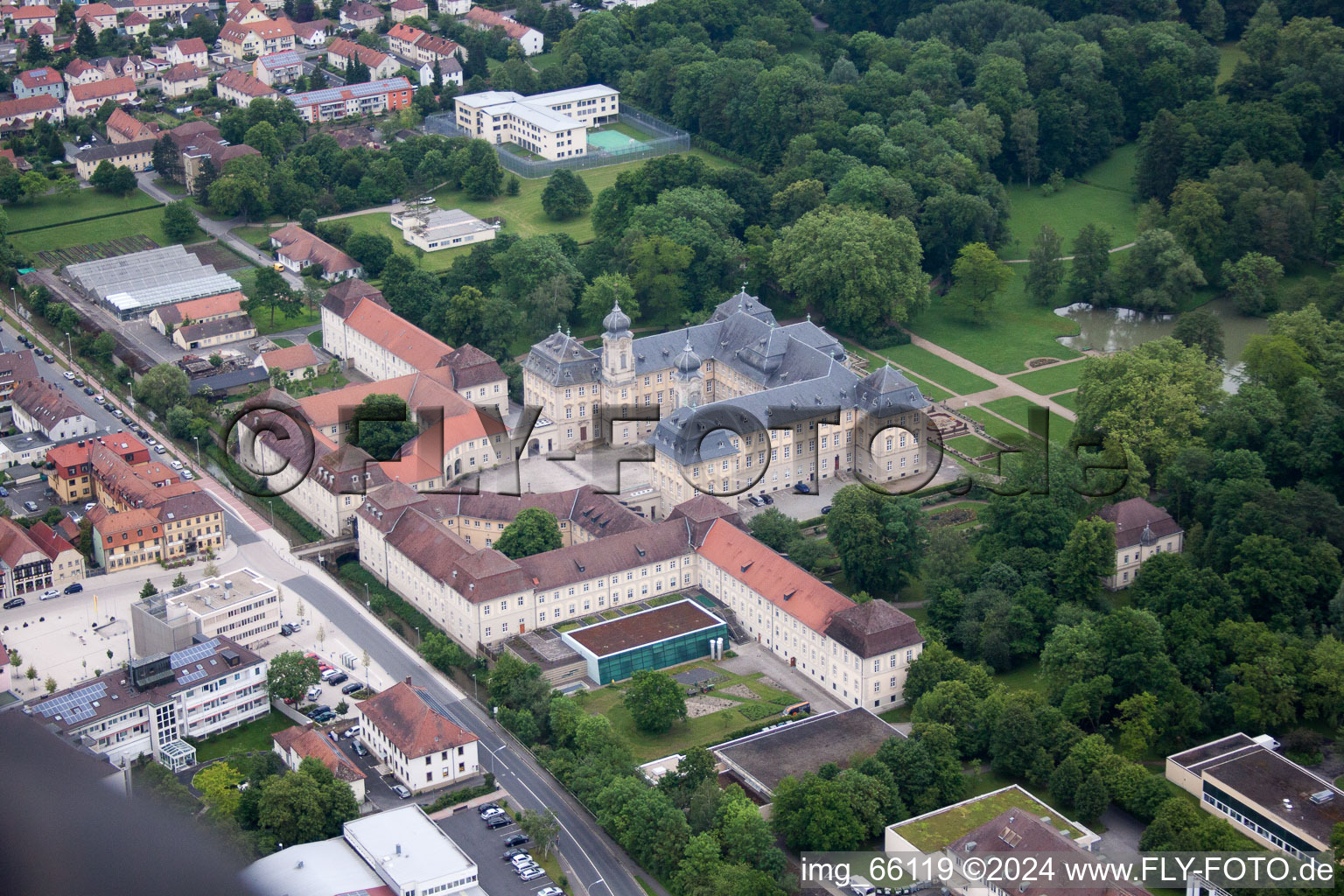 Vue aérienne de Werneck dans le département Bavière, Allemagne