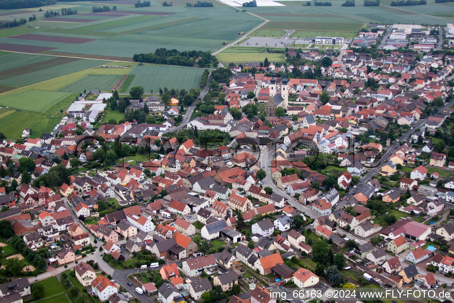 Vue aérienne de Découverte croisée à Grafenrheinfeld dans le département Bavière, Allemagne