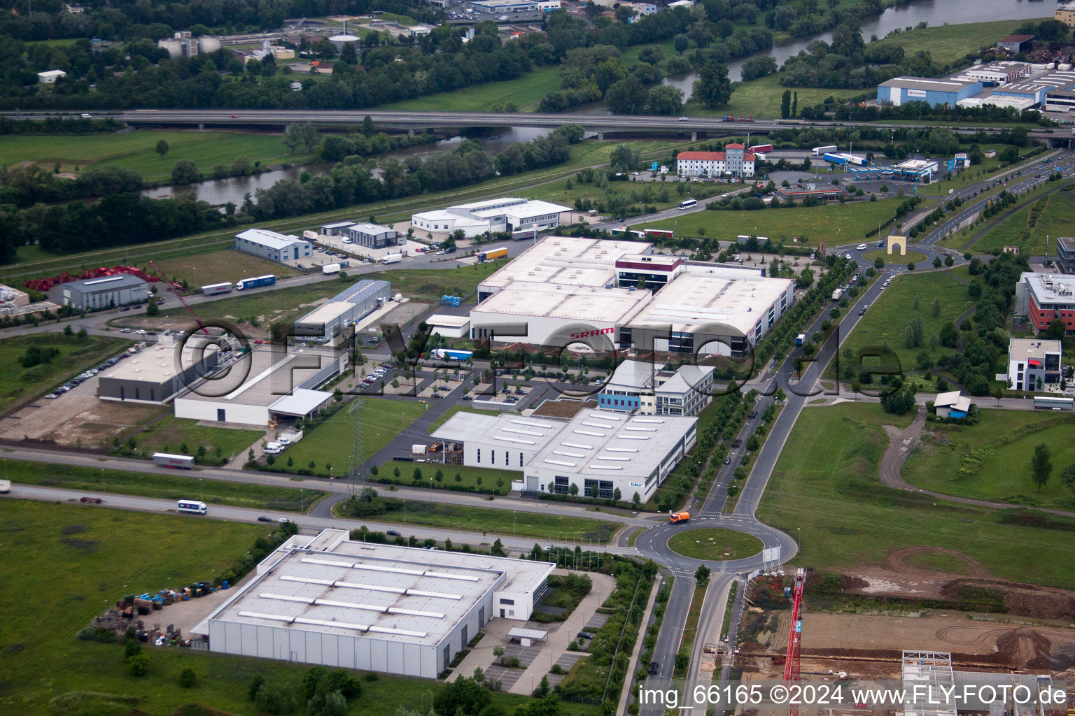 Zone industrielle Hafenstr à Schweinfurt dans le département Bavière, Allemagne d'en haut