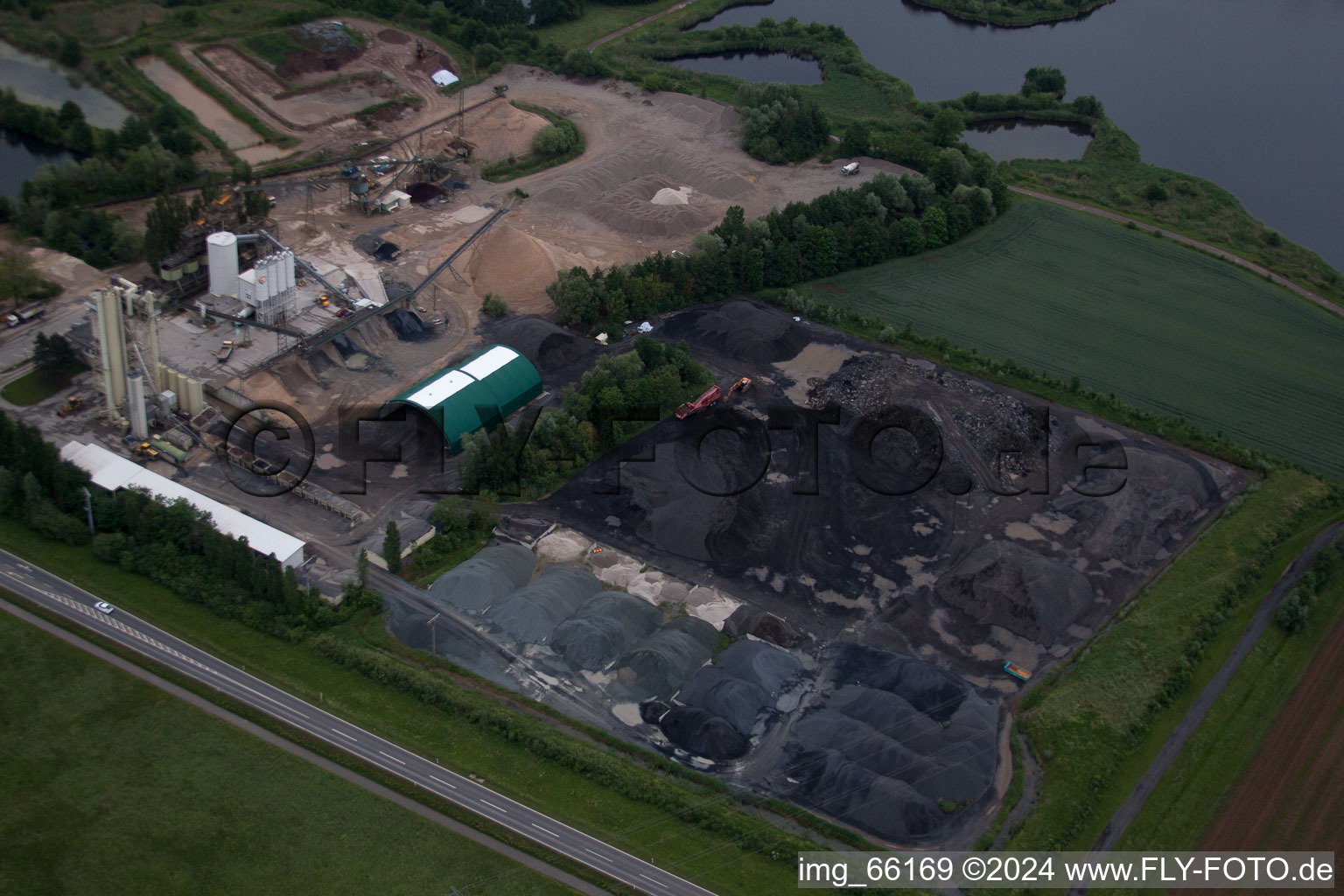 Zone industrielle Hafenstr à Schweinfurt dans le département Bavière, Allemagne vue d'en haut