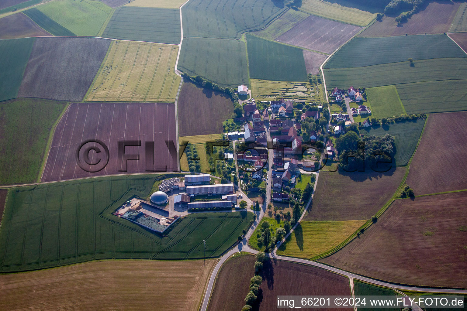 Vue aérienne de Quartier Rupprechtshausen in Unterpleichfeld dans le département Bavière, Allemagne