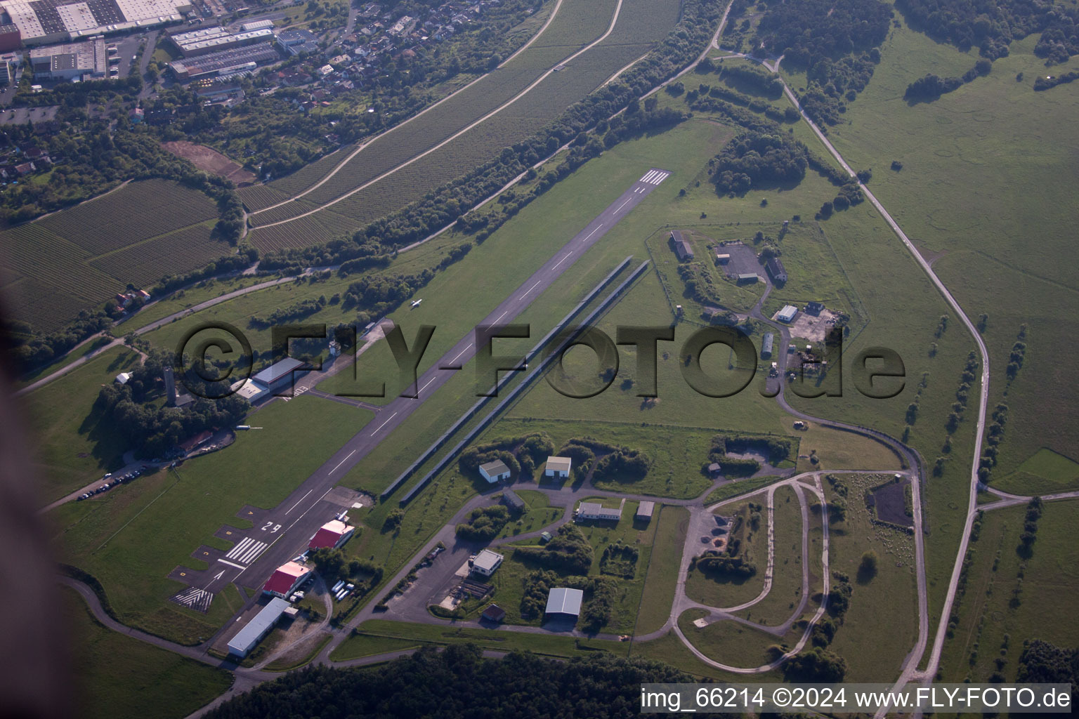 Vue aérienne de Aérodrome à Würzburg dans le département Bavière, Allemagne