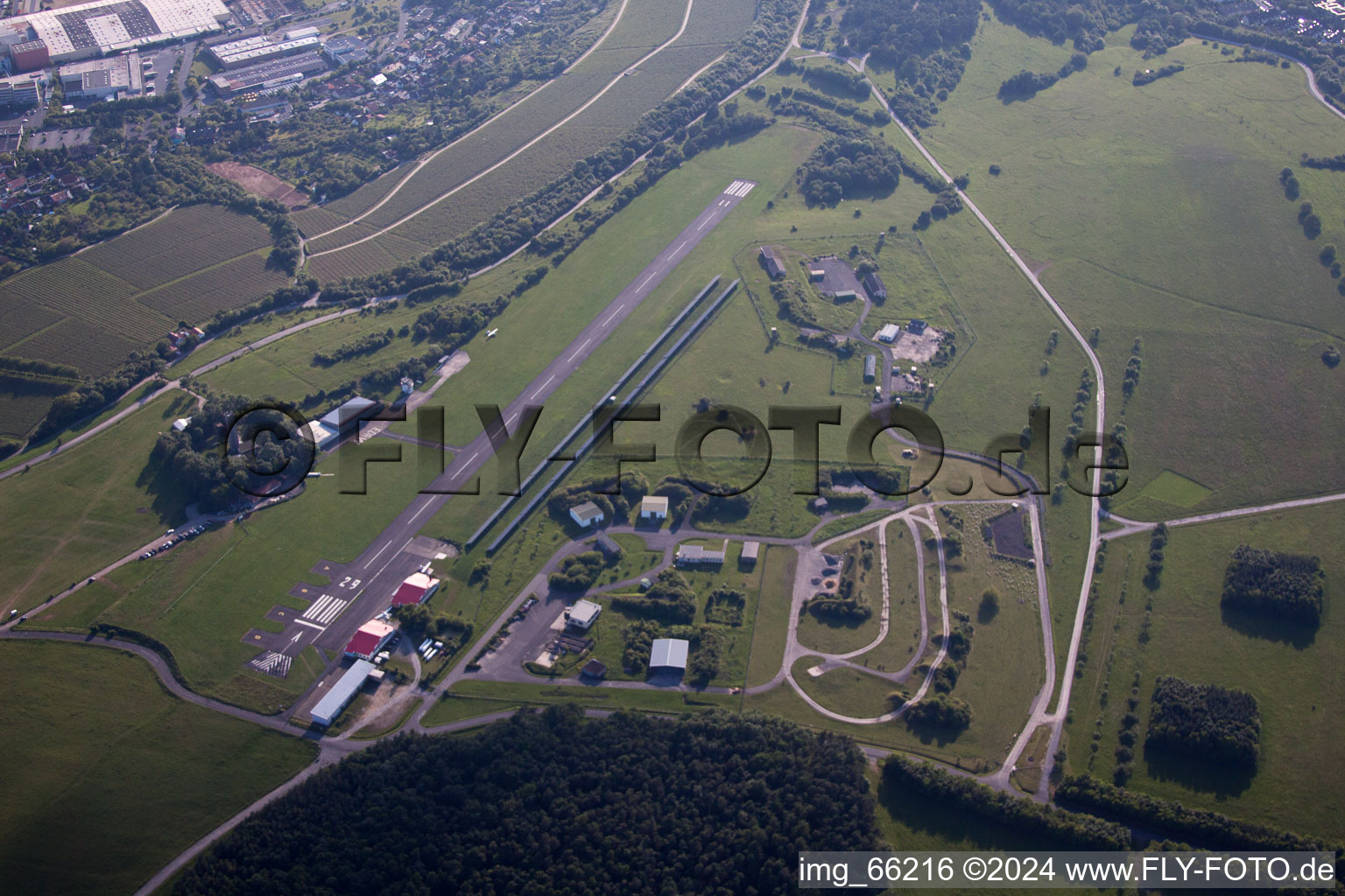 Photographie aérienne de Aérodrome à Würzburg dans le département Bavière, Allemagne