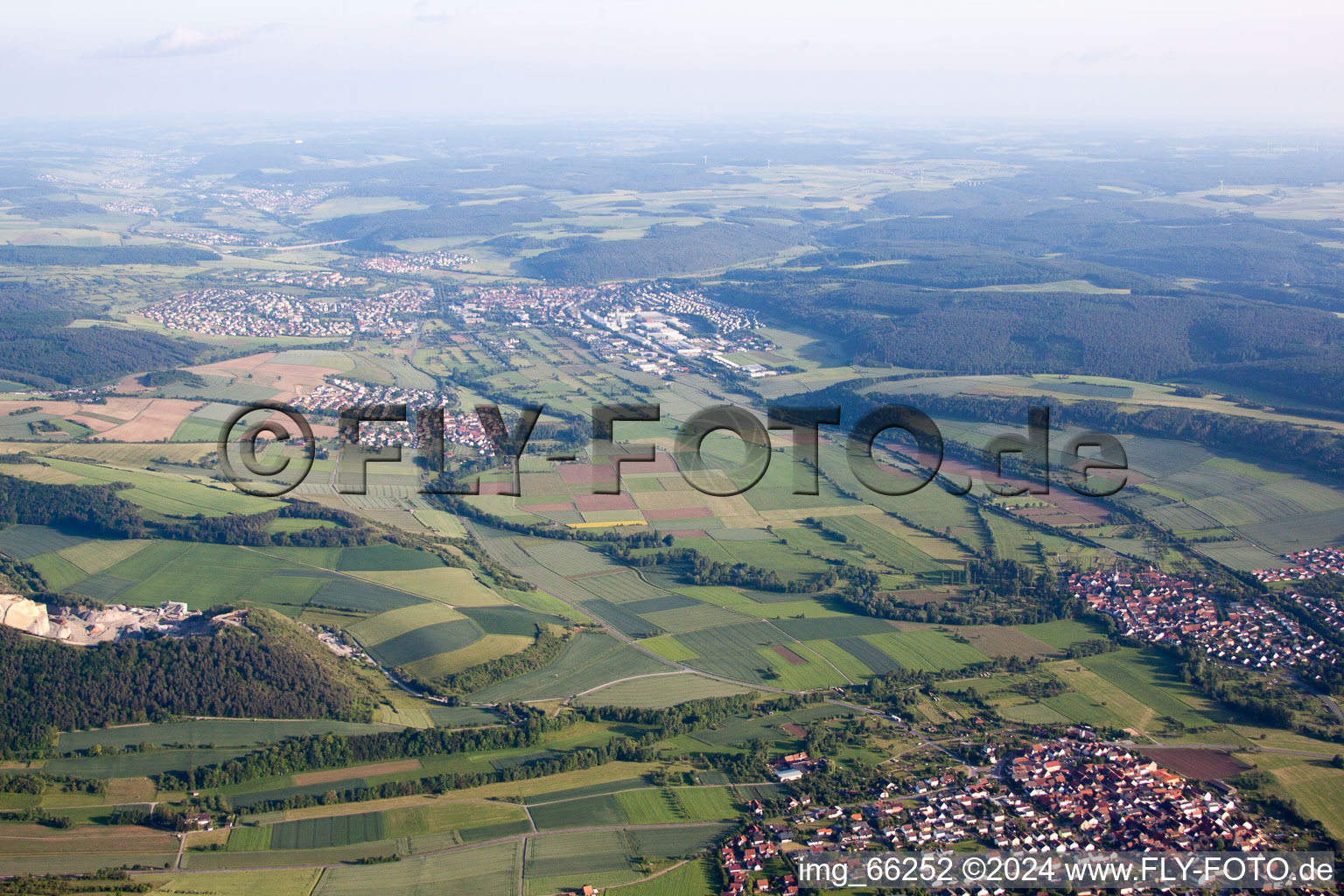 Tauberbischofsheim dans le département Bade-Wurtemberg, Allemagne d'en haut