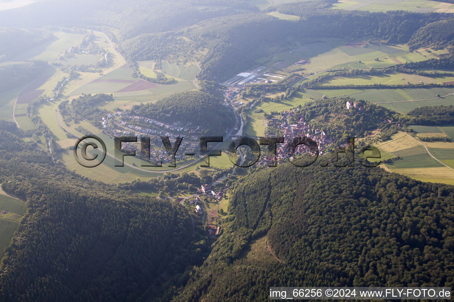 Vue aérienne de Gamburg dans le département Bade-Wurtemberg, Allemagne