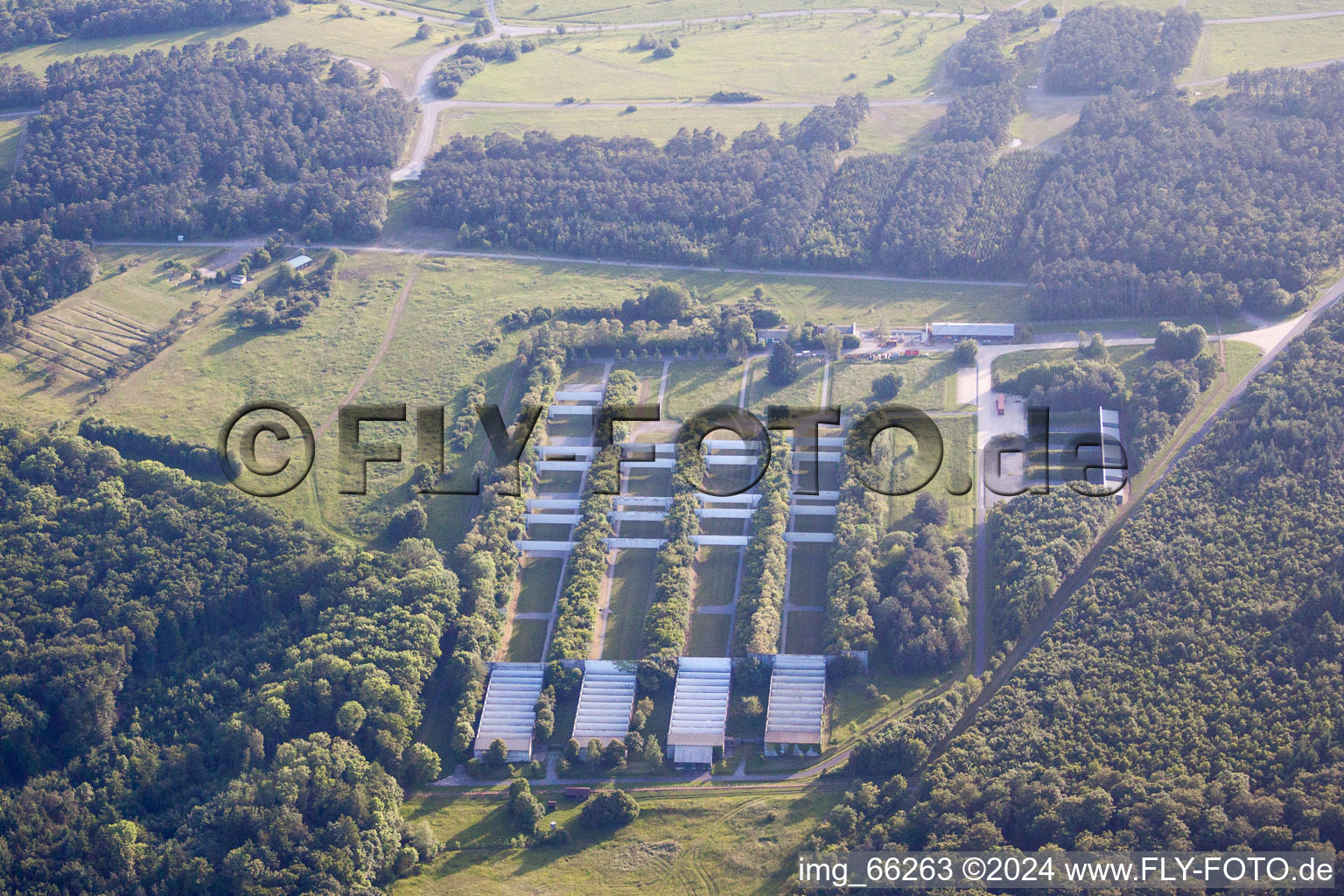 Vue aérienne de Champ de tir à Hardheim dans le département Bade-Wurtemberg, Allemagne