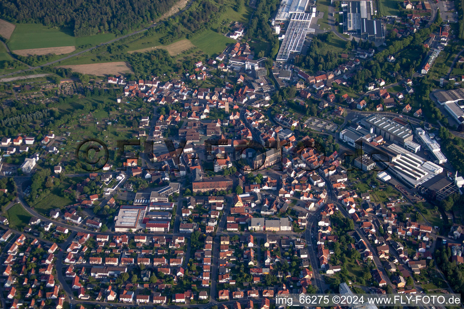 Photographie aérienne de Vue des rues et des maisons des quartiers résidentiels à Hardheim dans le département Bade-Wurtemberg, Allemagne