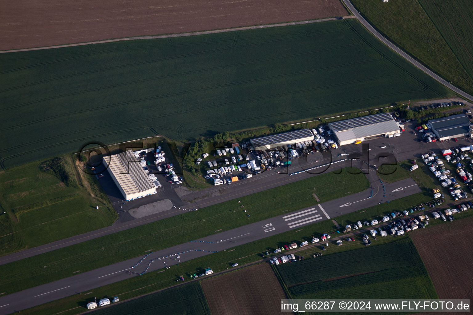 Aérodrome à Walldürn dans le département Bade-Wurtemberg, Allemagne vue d'en haut