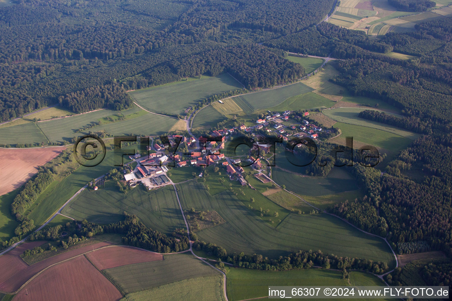 Vue aérienne de Quartier Oberneudorf in Buchen dans le département Bade-Wurtemberg, Allemagne