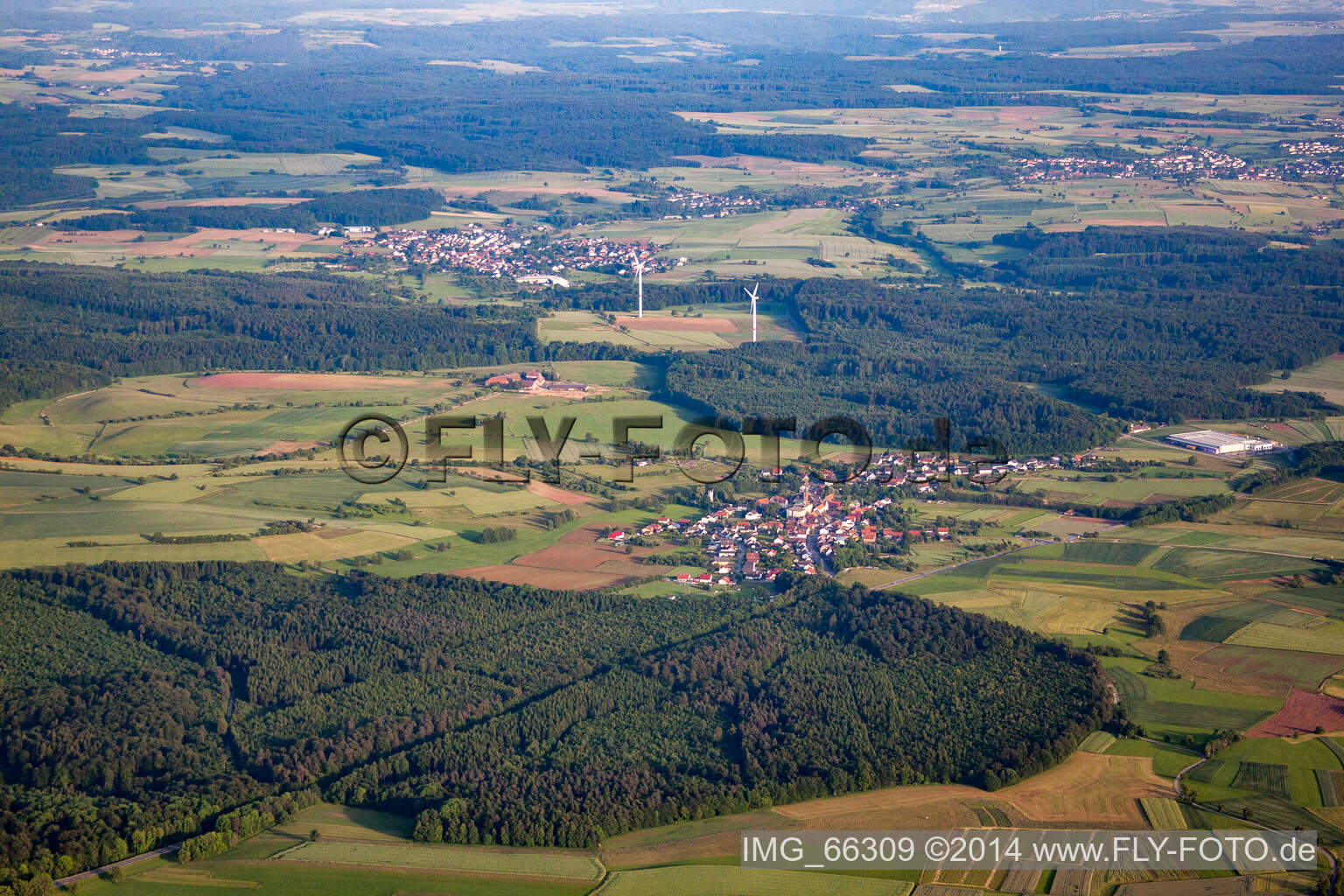 Vue aérienne de Waldhausen à Buchen dans le département Bade-Wurtemberg, Allemagne