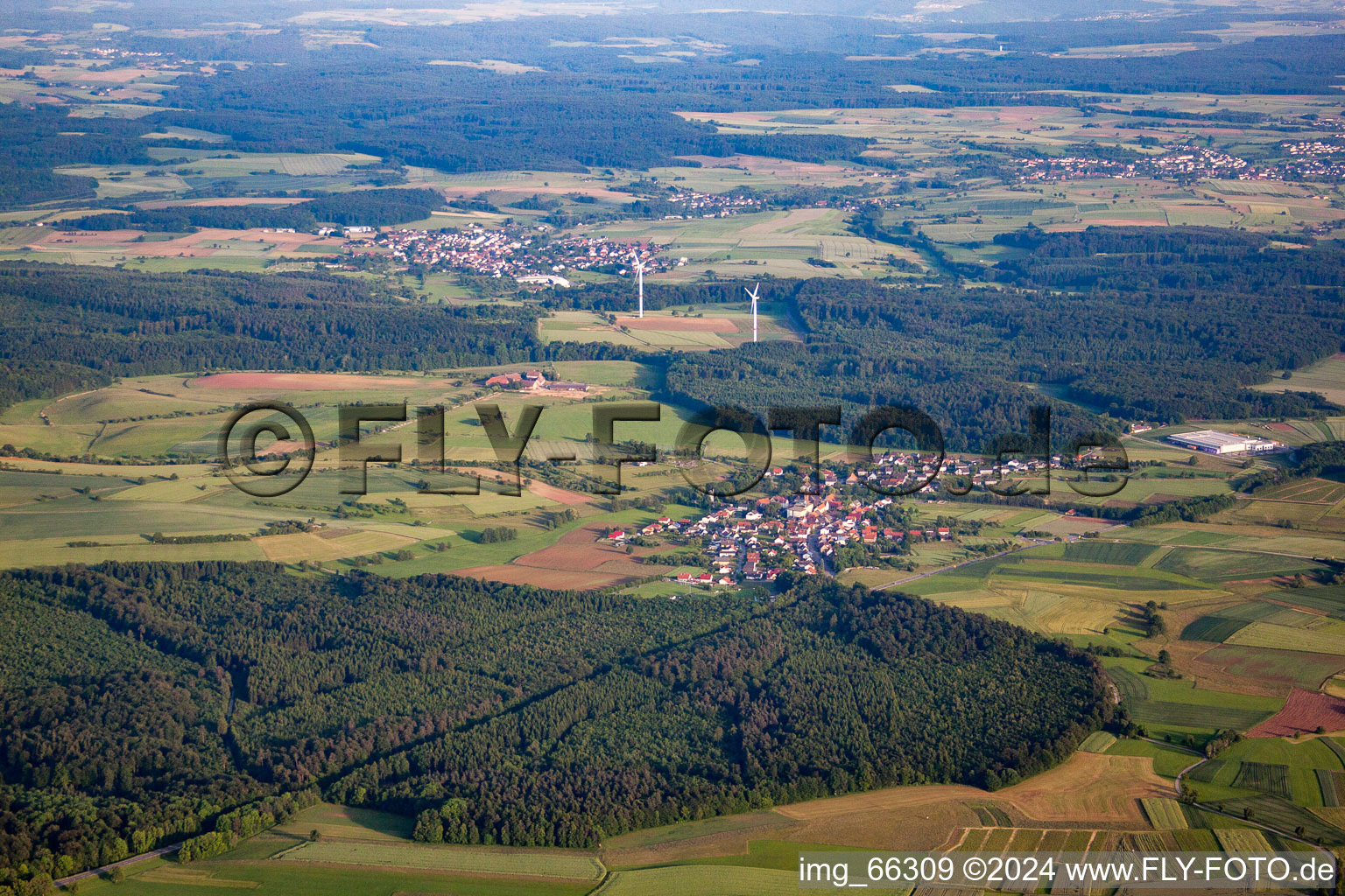 Vue aérienne de Waldhausen à Buchen dans le département Bade-Wurtemberg, Allemagne