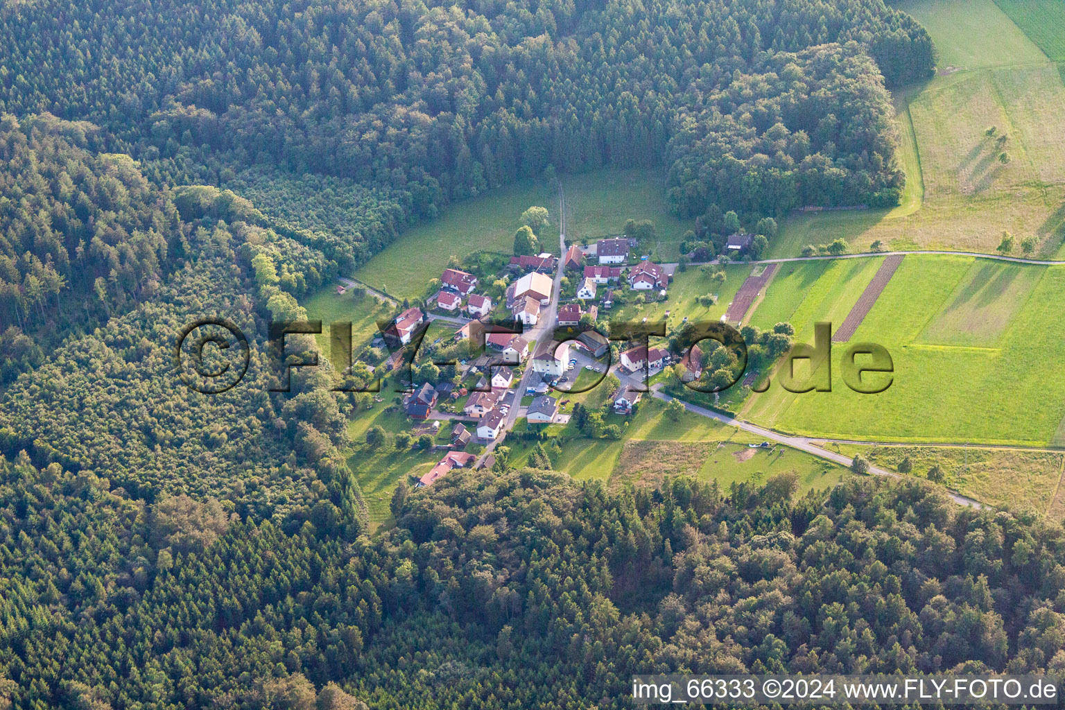 Vue aérienne de Oberdielbach dans le département Bade-Wurtemberg, Allemagne