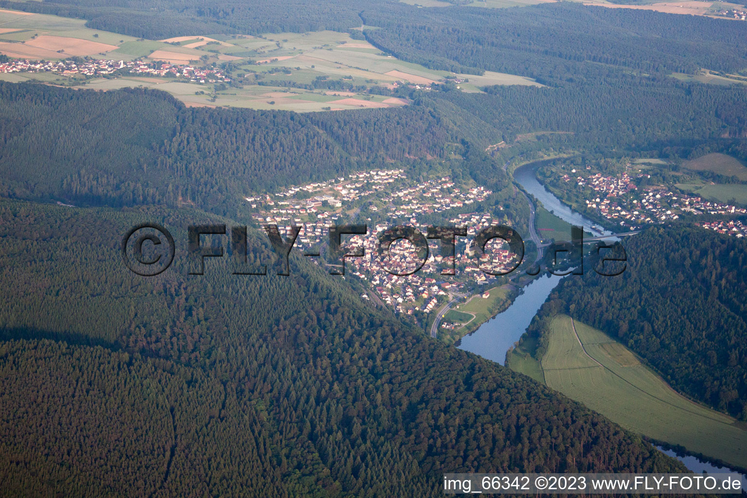 Image drone de Neckargerach dans le département Bade-Wurtemberg, Allemagne