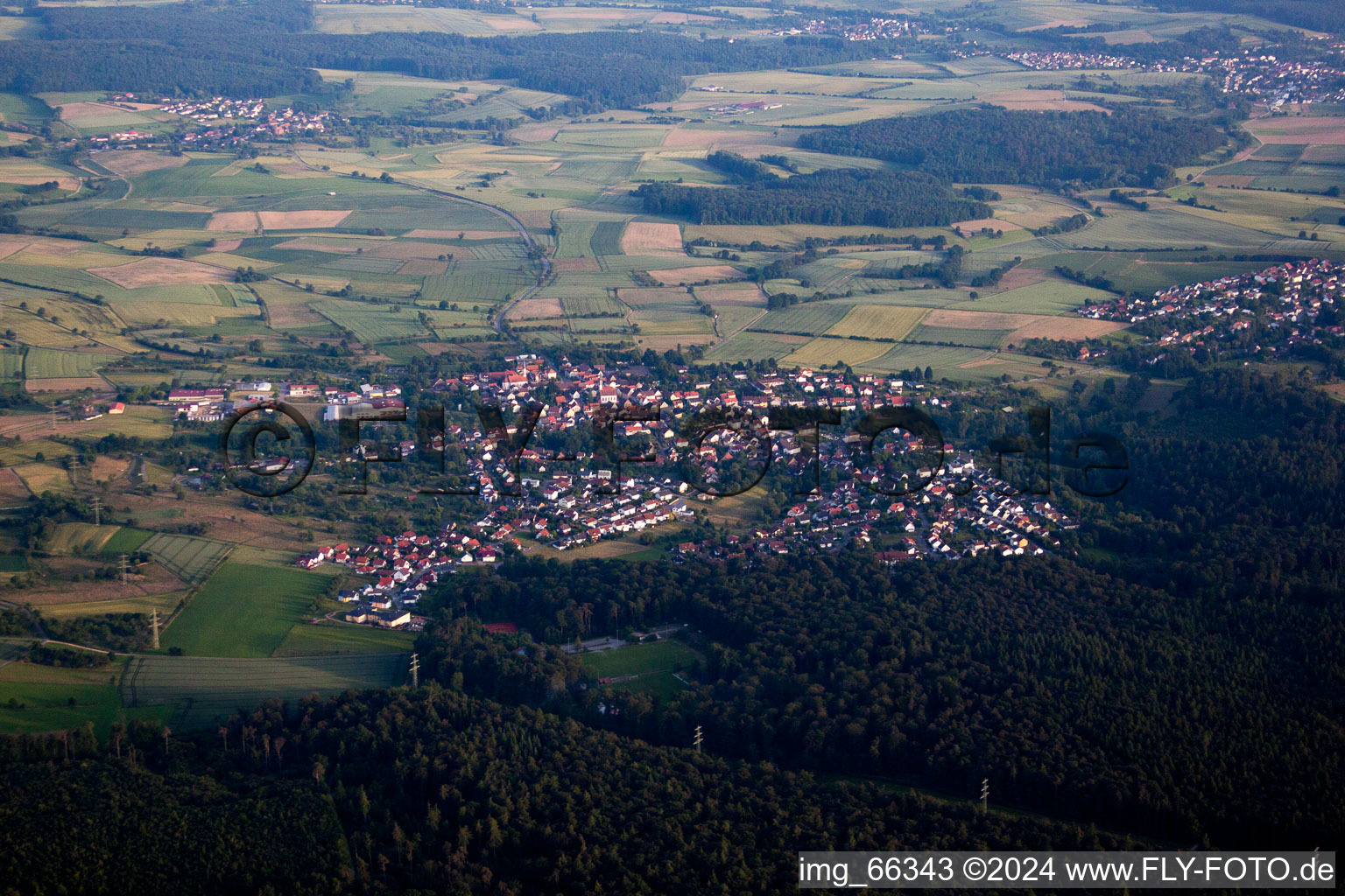 Vue aérienne de Du nord à Neunkirchen dans le département Bade-Wurtemberg, Allemagne