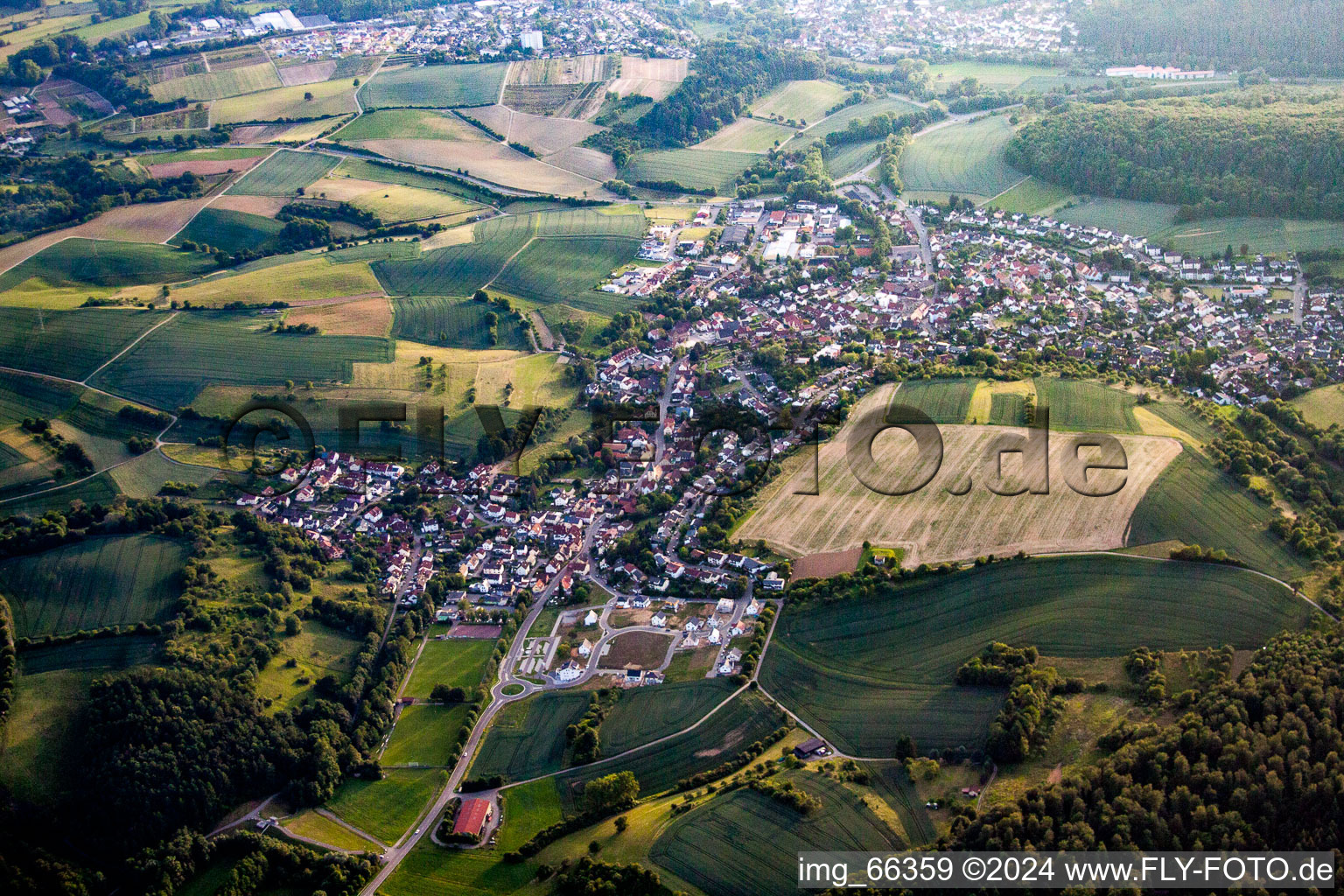 Vue oblique de Wiesenbach dans le département Bade-Wurtemberg, Allemagne