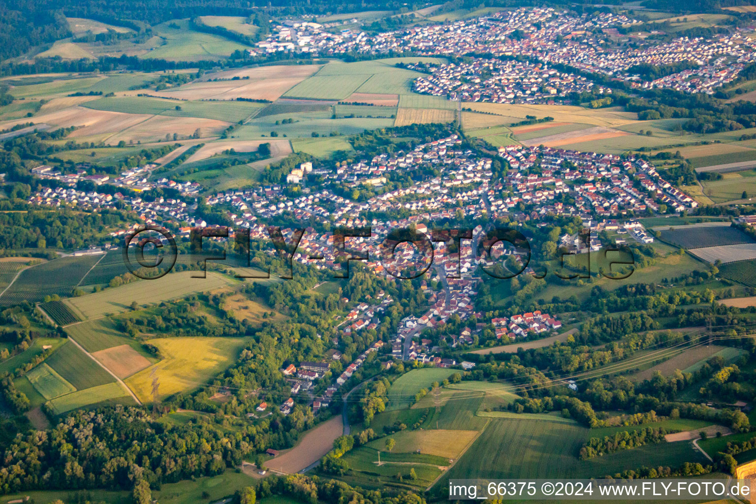 Vue aérienne de De l'est à le quartier Baiertal in Wiesloch dans le département Bade-Wurtemberg, Allemagne