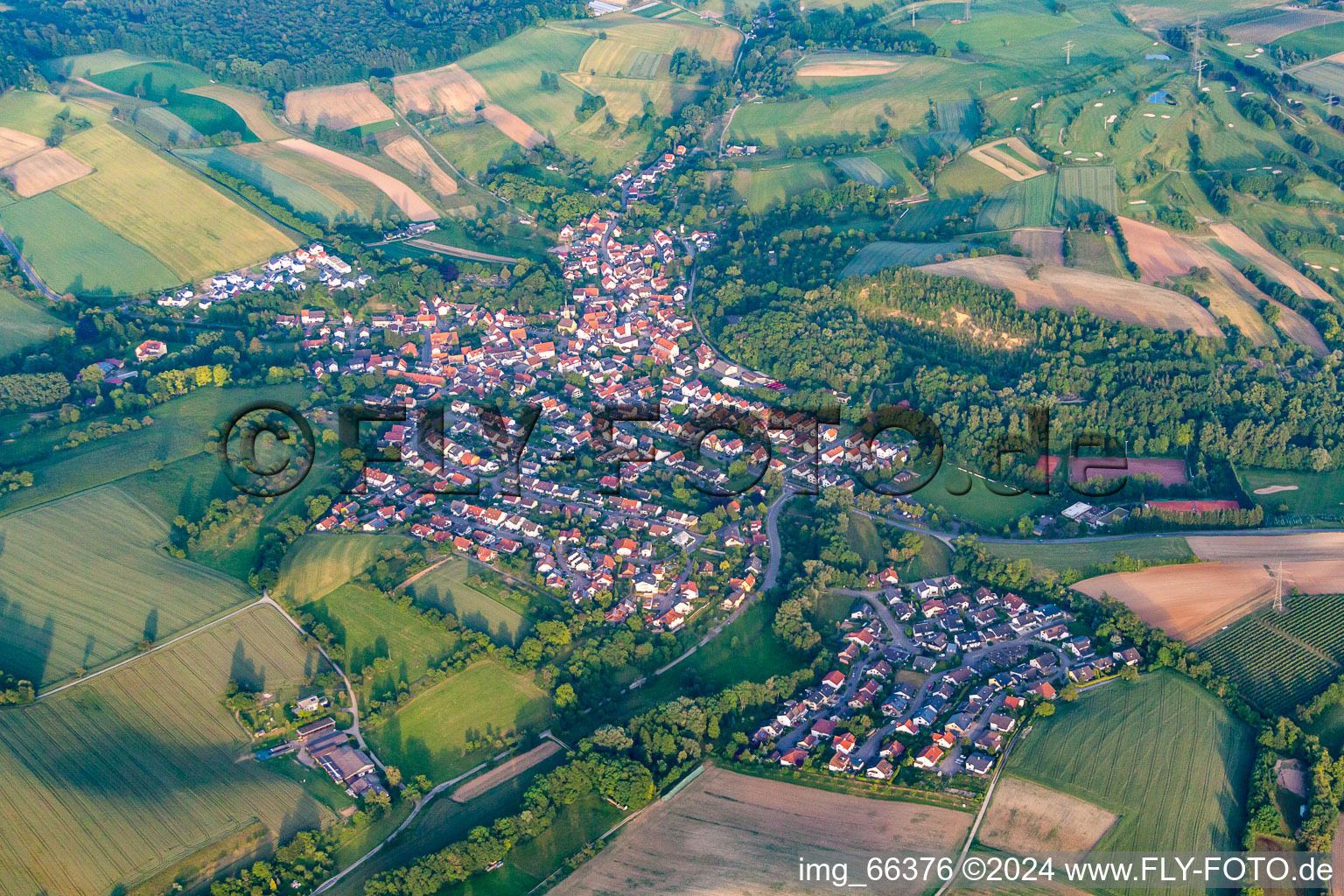 Vue aérienne de Quartier Schatthausen in Wiesloch dans le département Bade-Wurtemberg, Allemagne