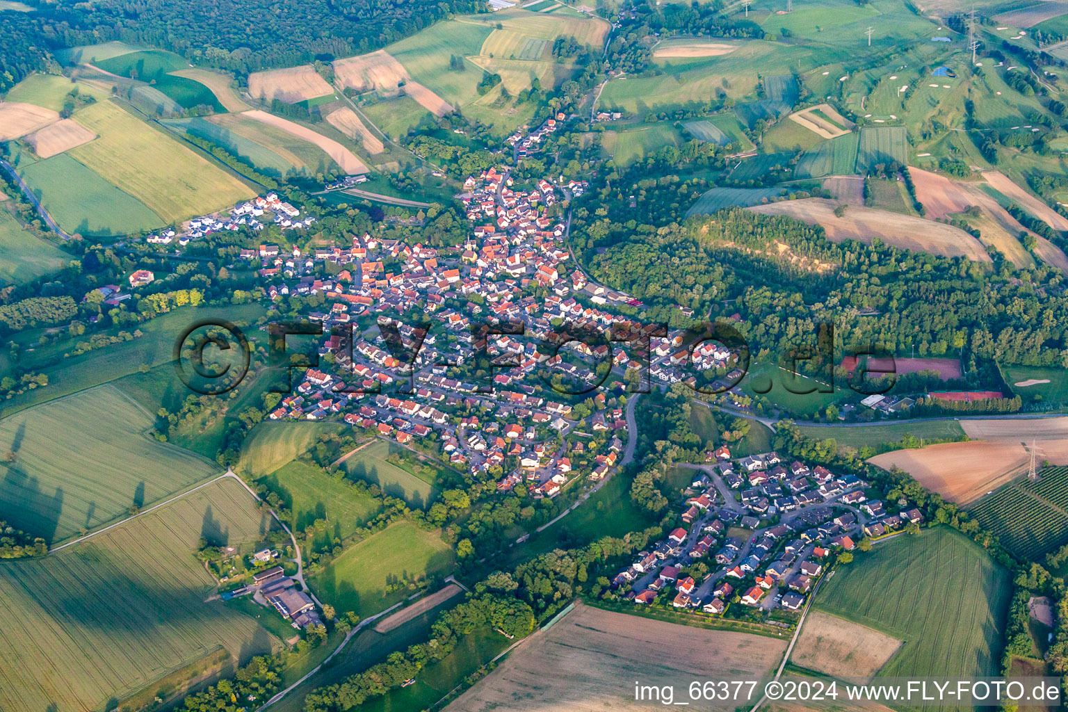 Vue aérienne de Quartier Schatthausen in Wiesloch dans le département Bade-Wurtemberg, Allemagne