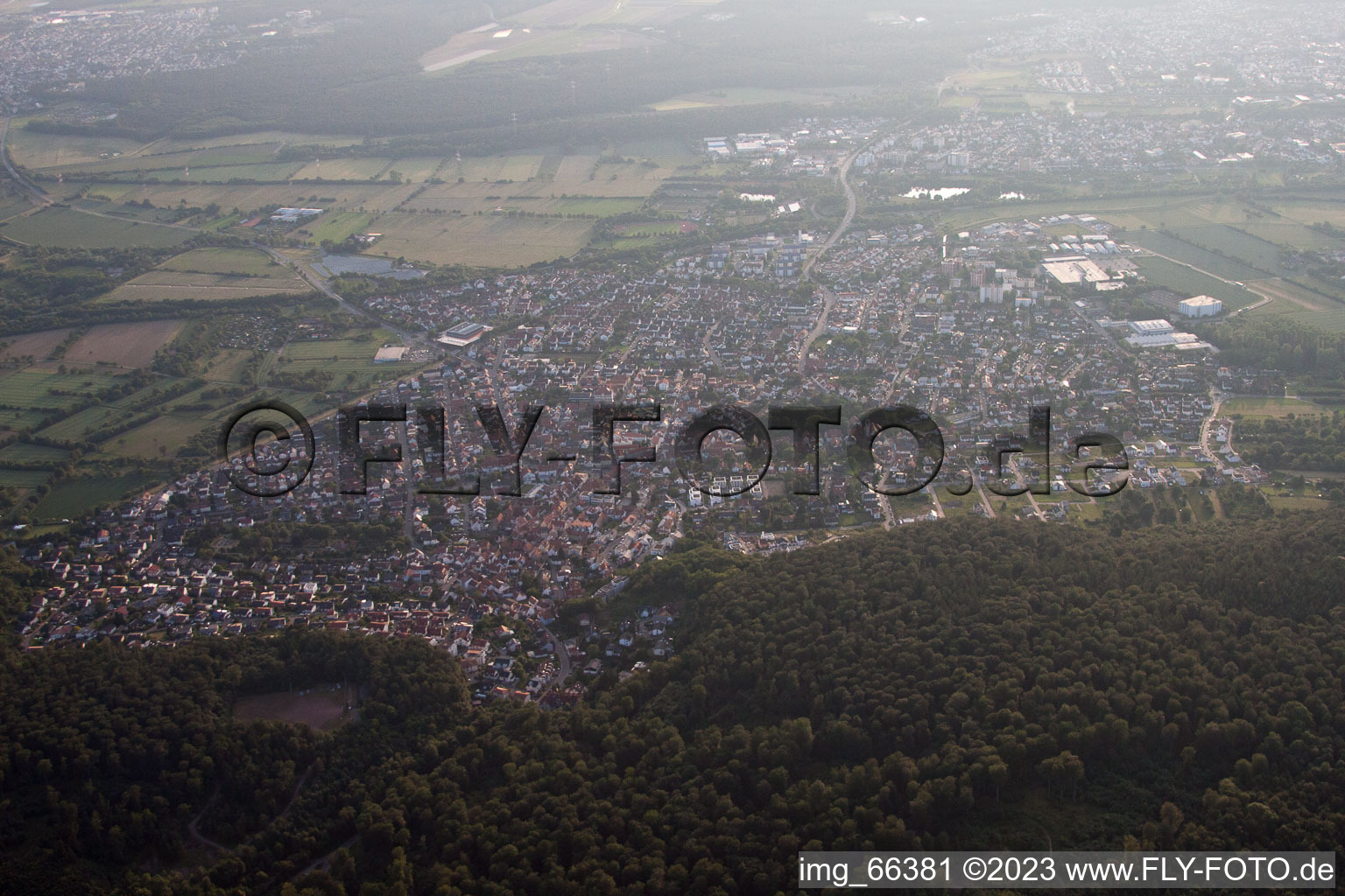 Enregistrement par drone de Nußloch dans le département Bade-Wurtemberg, Allemagne