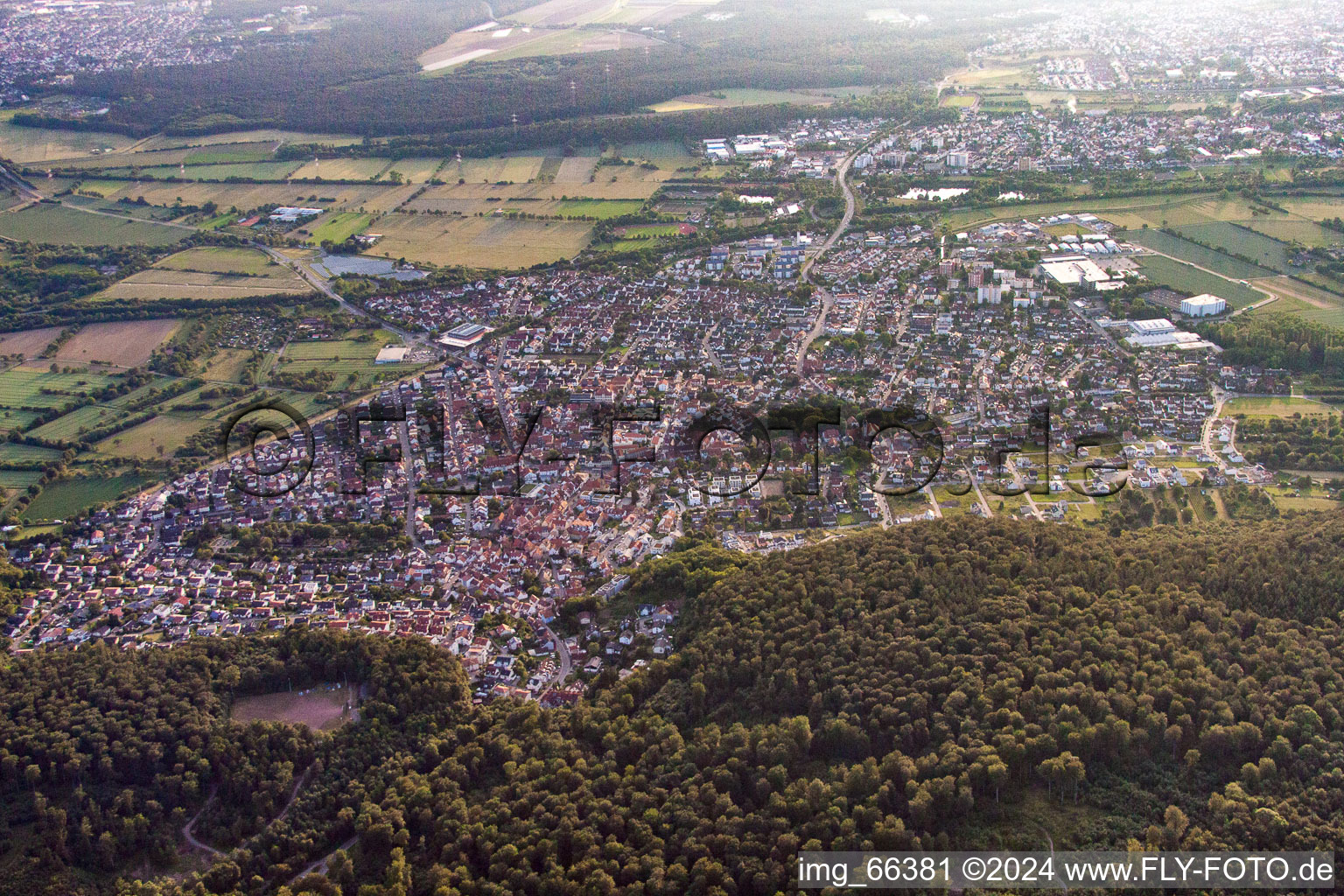 Vue aérienne de Nußloch dans le département Bade-Wurtemberg, Allemagne