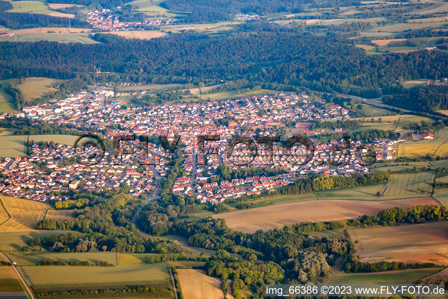 Vue aérienne de Du sud à le quartier Baiertal in Wiesloch dans le département Bade-Wurtemberg, Allemagne