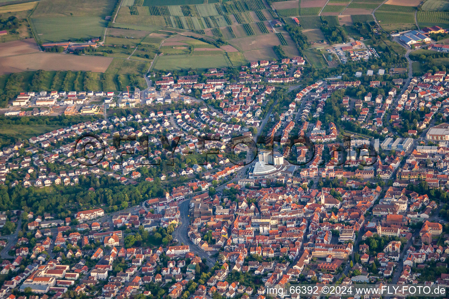 Vue aérienne de Vieille ville à Wiesloch dans le département Bade-Wurtemberg, Allemagne