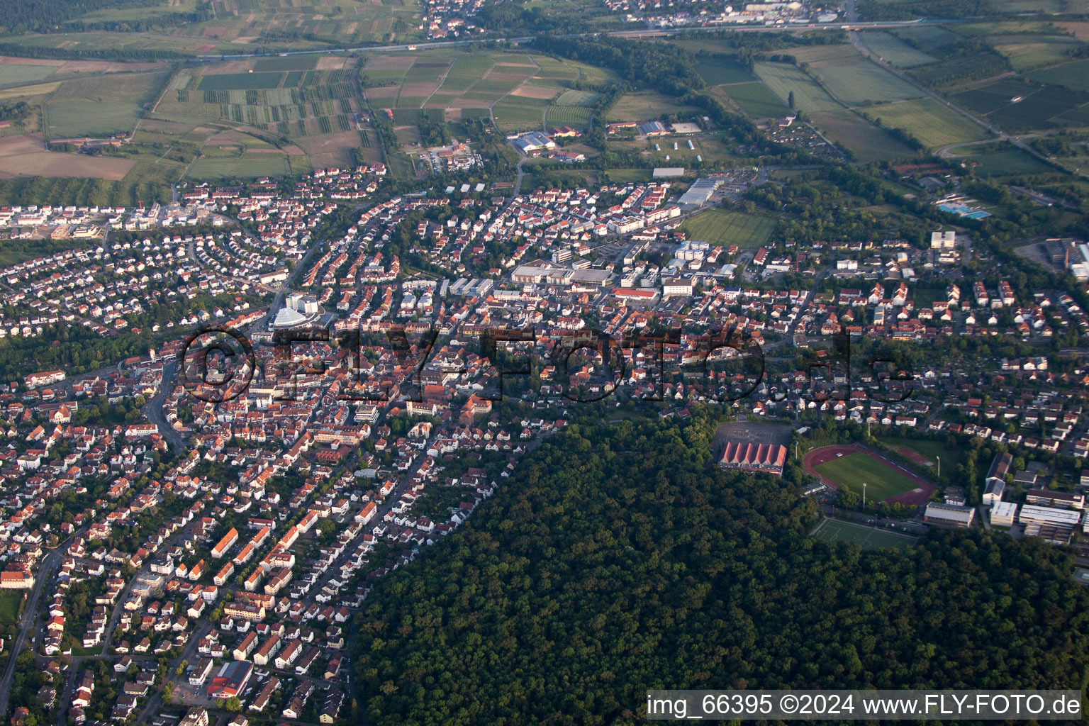 Vue aérienne de À la forêt du crépuscule à Wiesloch dans le département Bade-Wurtemberg, Allemagne