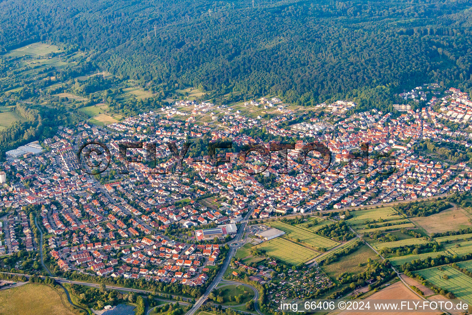 Vue oblique de Du sud-ouest à Nußloch dans le département Bade-Wurtemberg, Allemagne