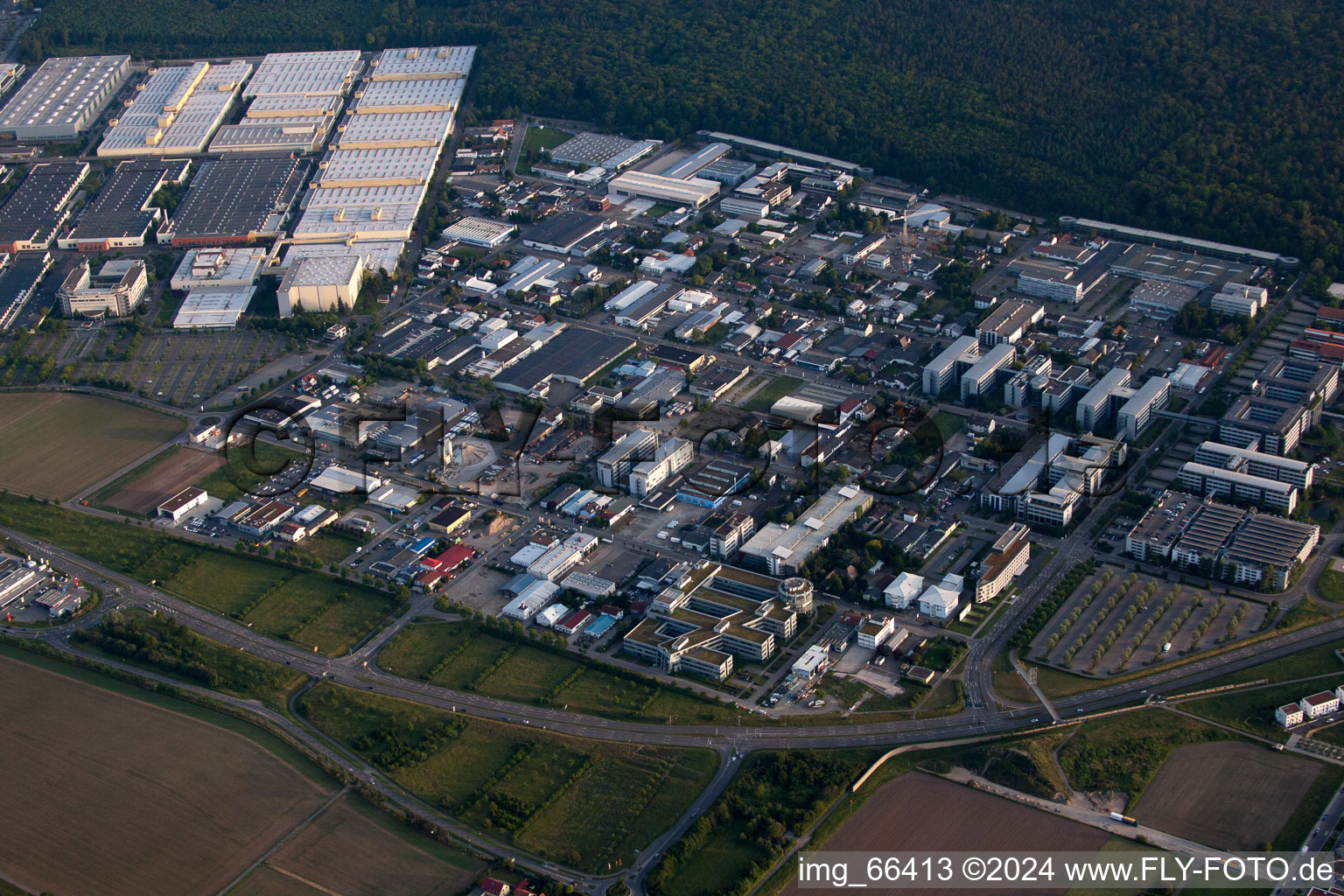 Walldorf dans le département Bade-Wurtemberg, Allemagne d'un drone