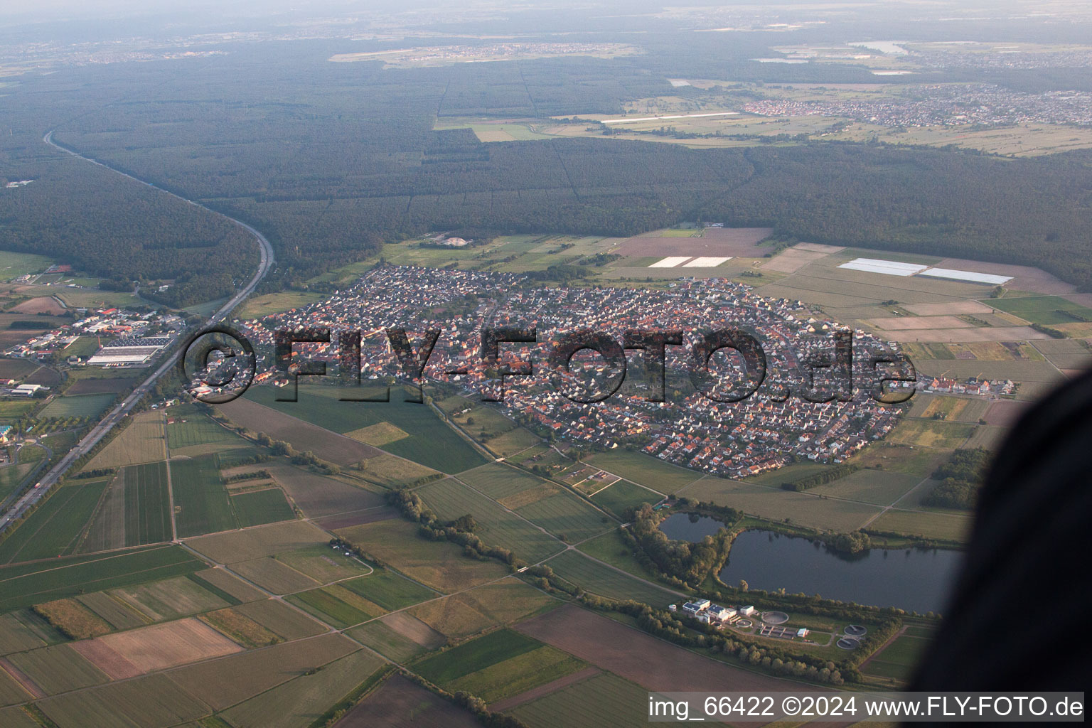 Vue d'oiseau de Quartier Sankt Leon in St. Leon-Rot dans le département Bade-Wurtemberg, Allemagne