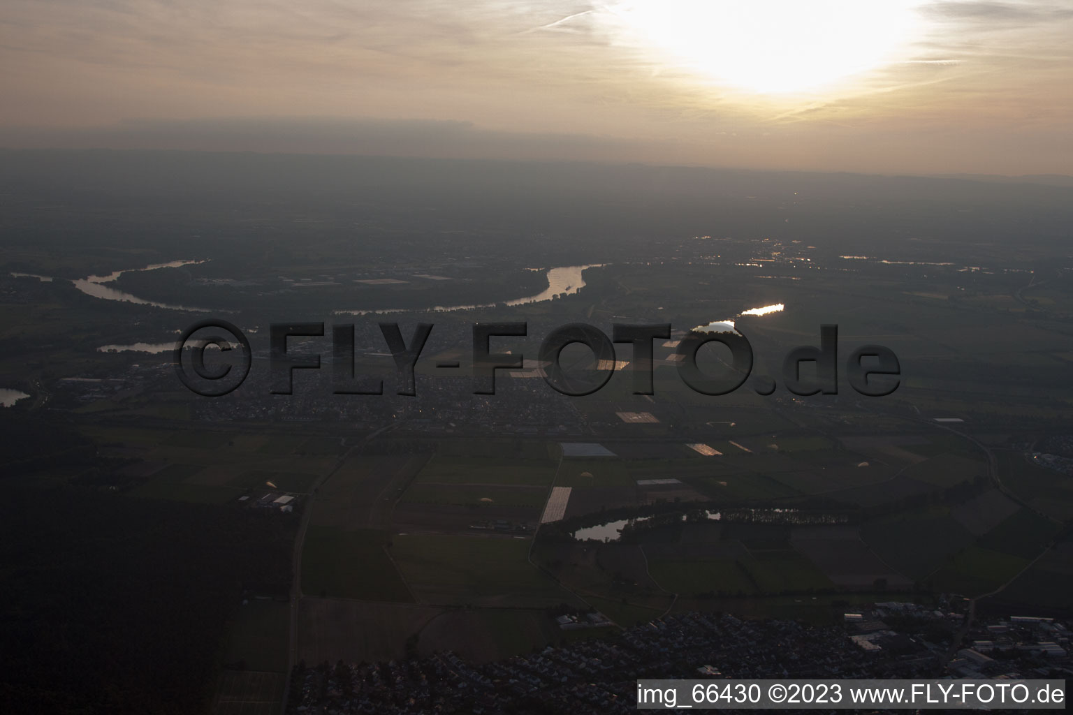 Altlußheim dans le département Bade-Wurtemberg, Allemagne vue du ciel